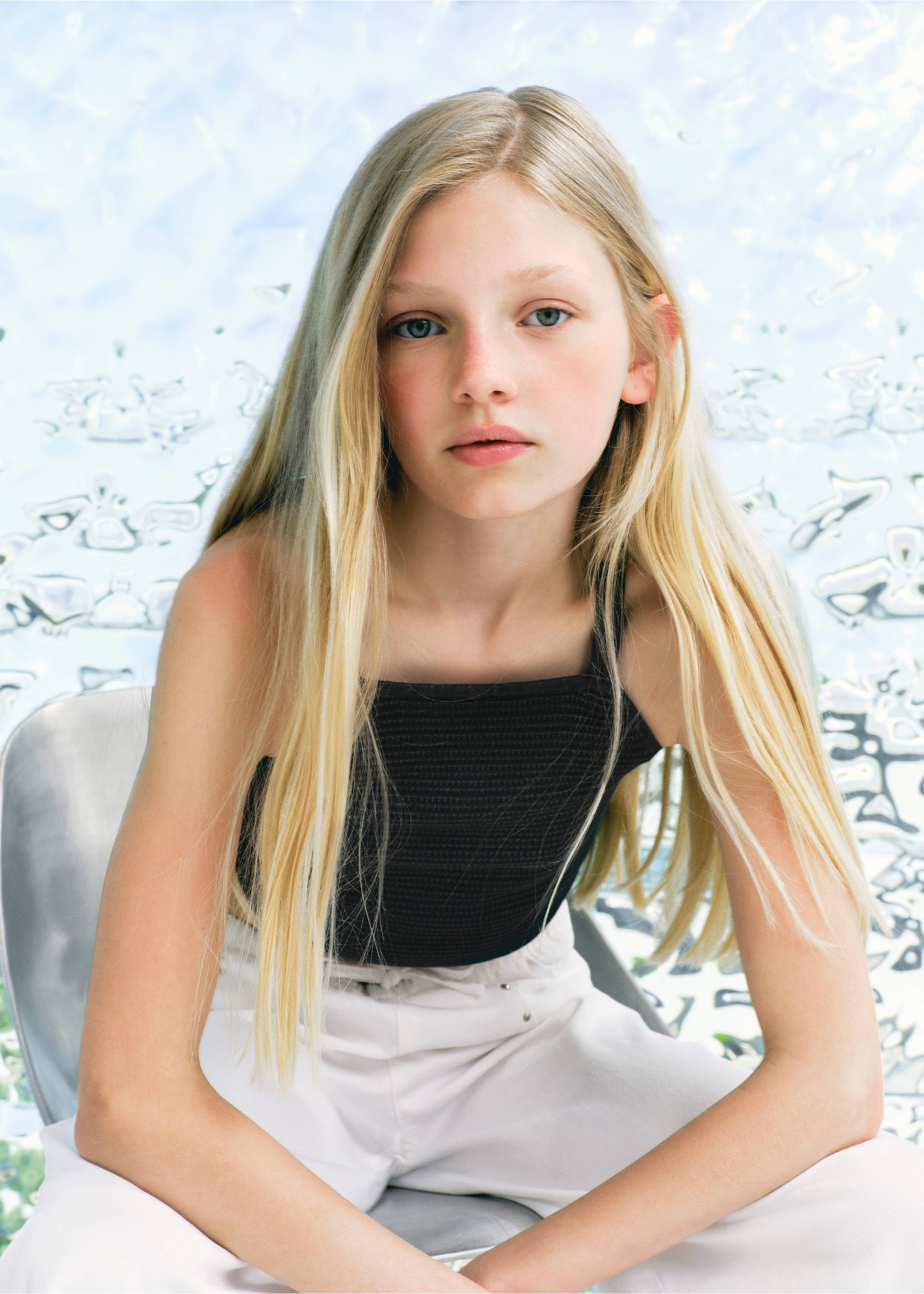 Knitted cropped top - Details of the article 5, Charcoal. Ref: 37071342-00.