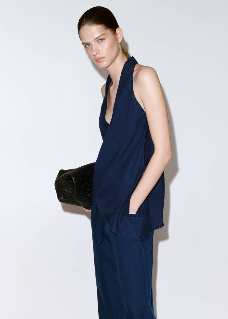 トップス wgmtg Asymmetrical denim halter neck top - Women | MANGO USA