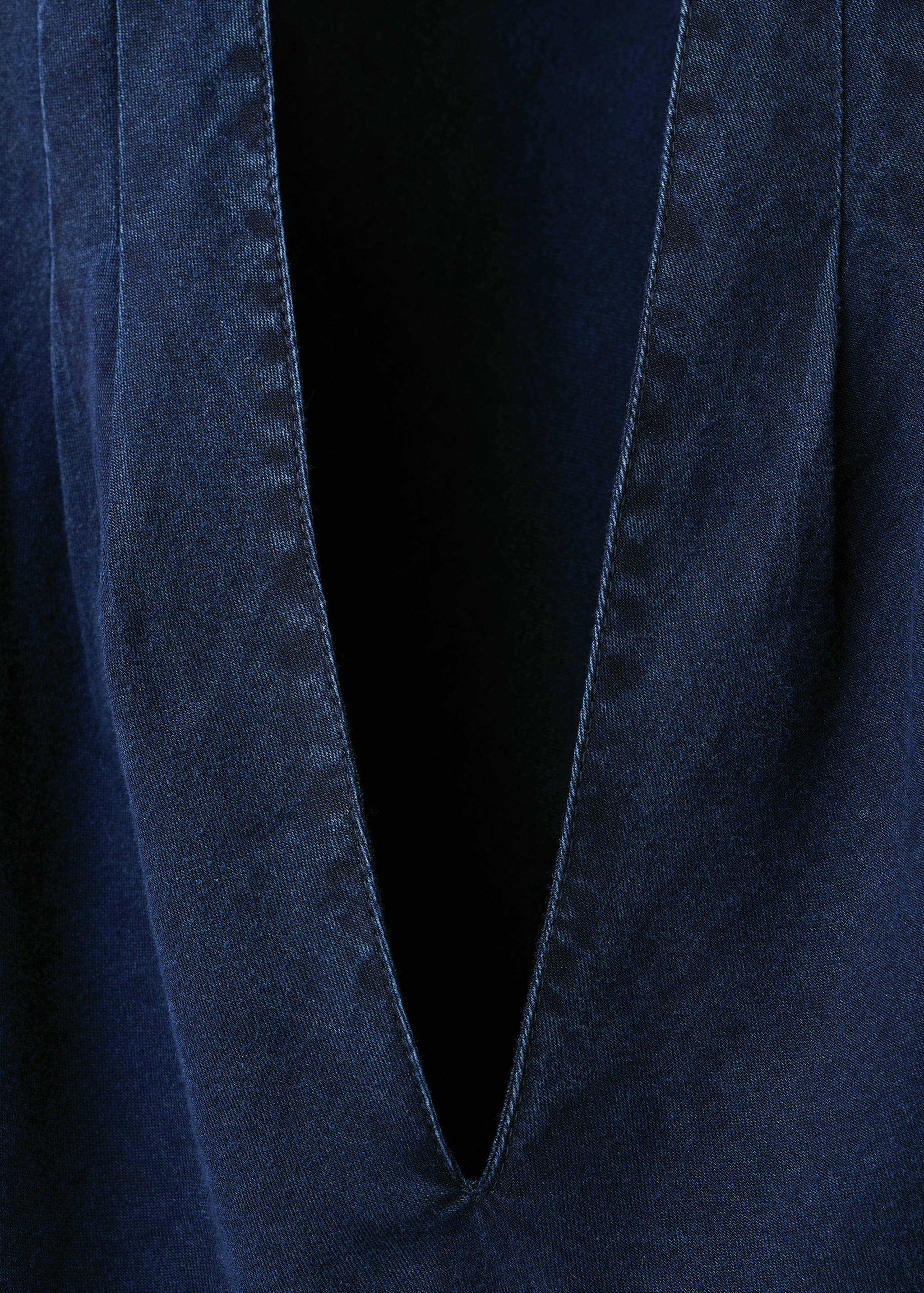 Asymmetrical low-cut lyocell top - Details of the article 0