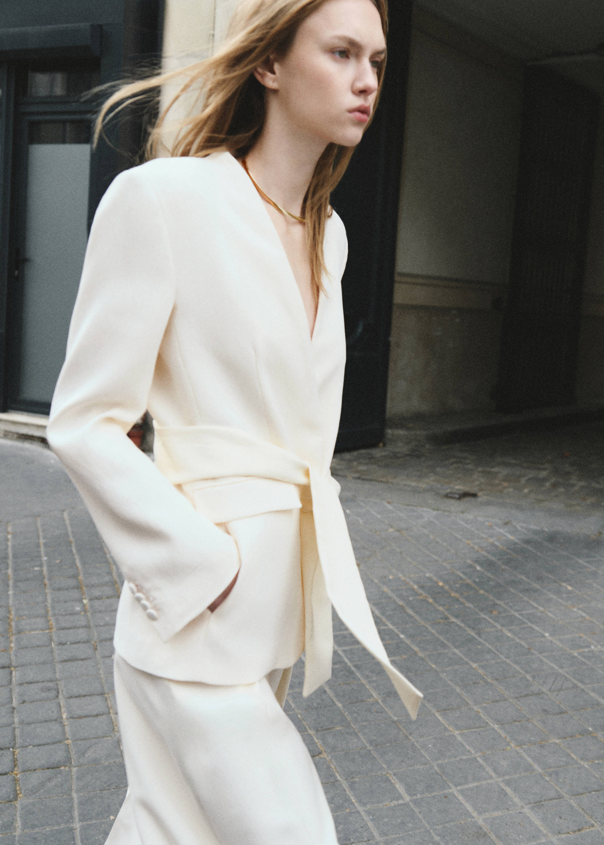 قلادة صلبة - رؤية عامة