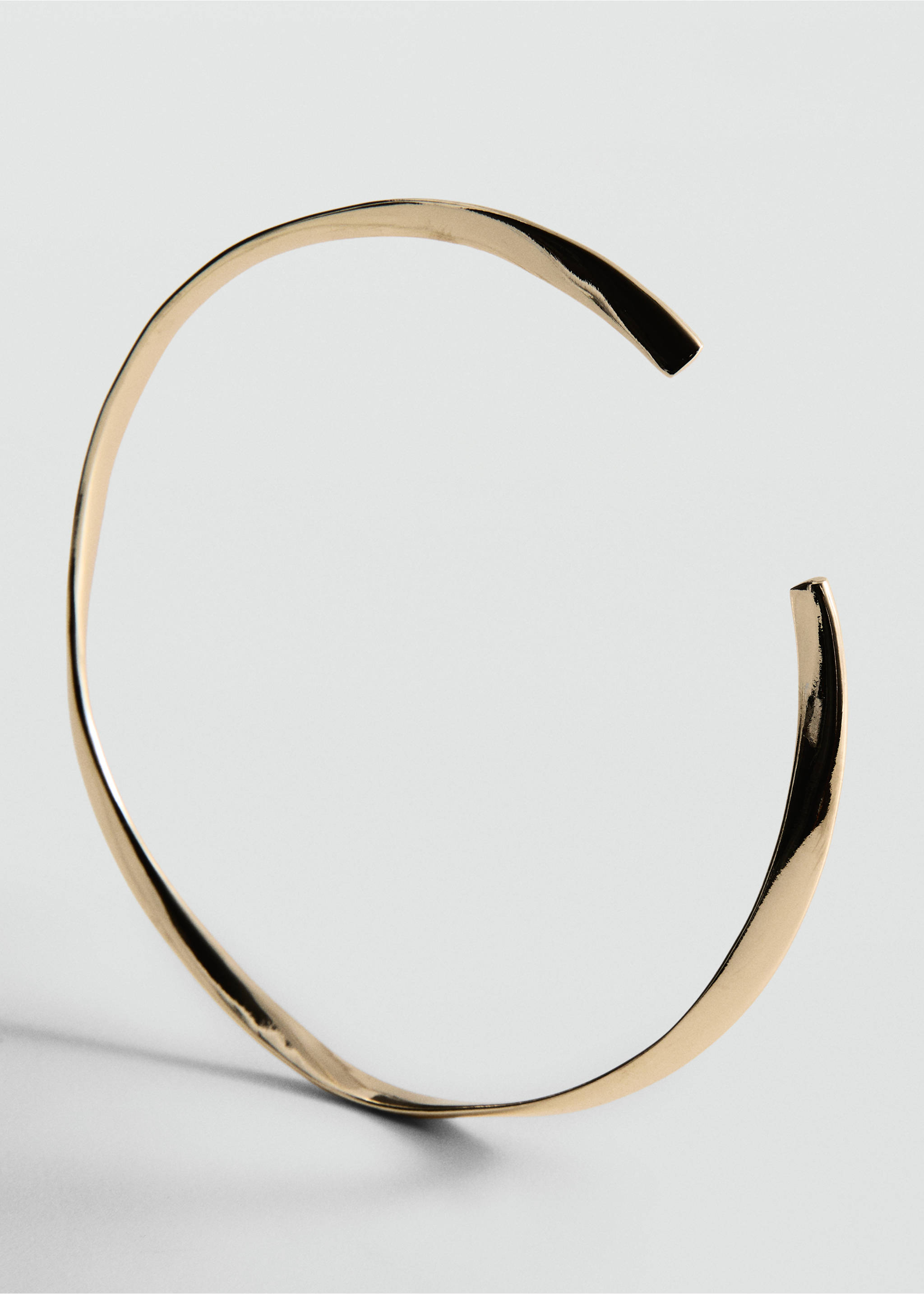 Collier ras-de-cou rigide - Plan moyen, Or. Ref: 37071348-00.