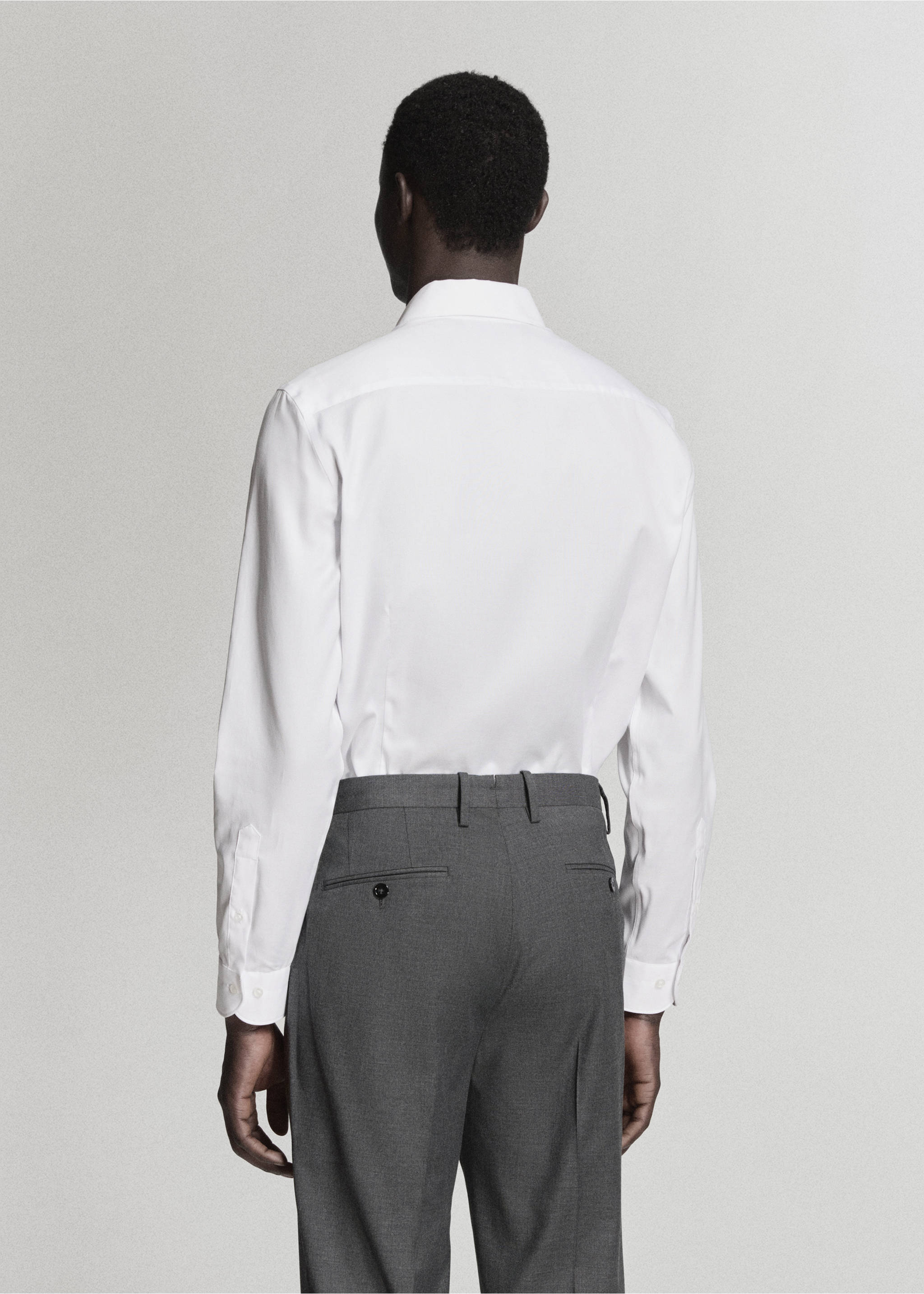 Slim Fit-Anzughemd aus 100 % Baumwolle - Rückseite des Artikels, Weiß. Ref: 37071356-00.