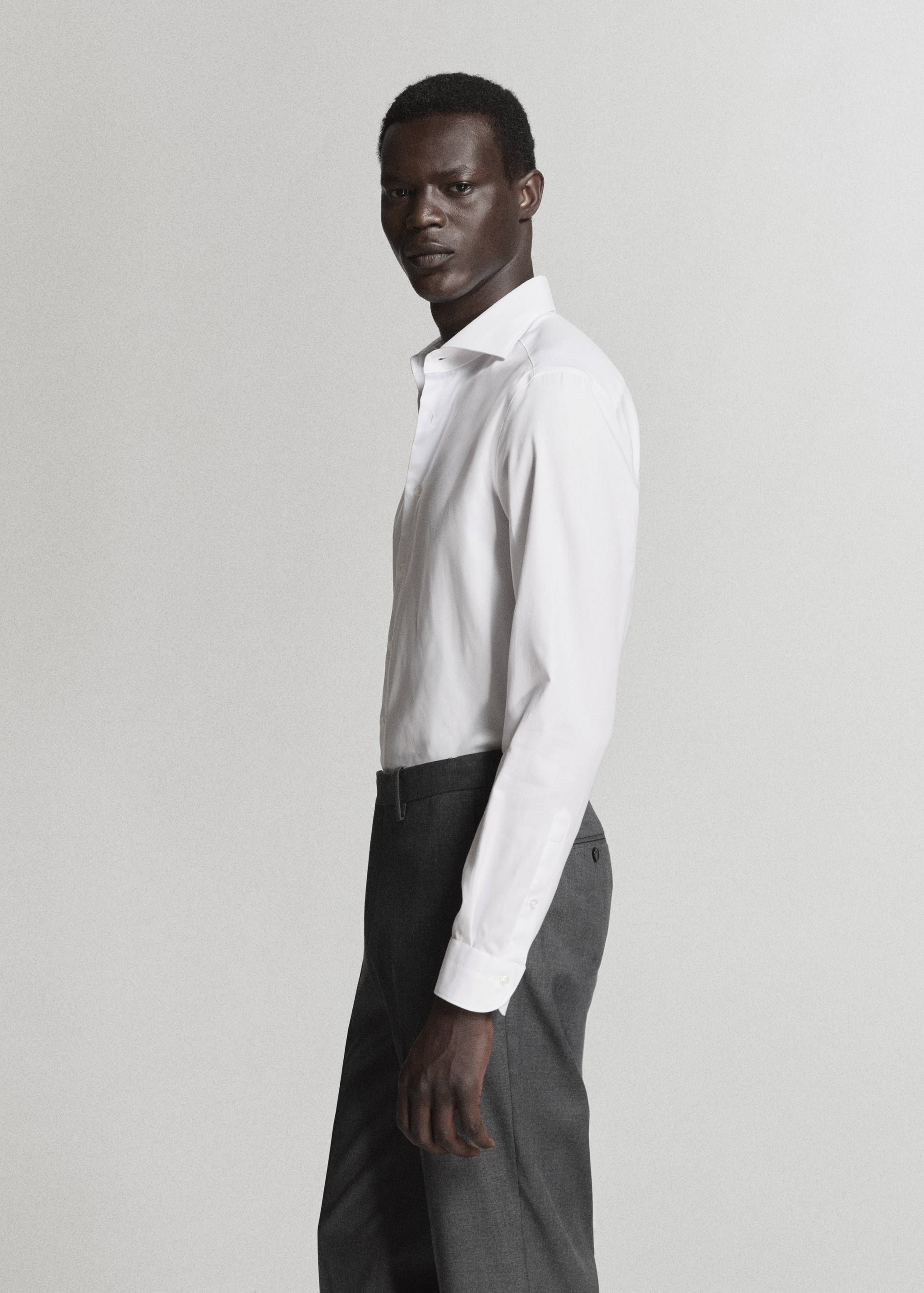 100% cotton slim-fit suit shirt - Details of the article 2