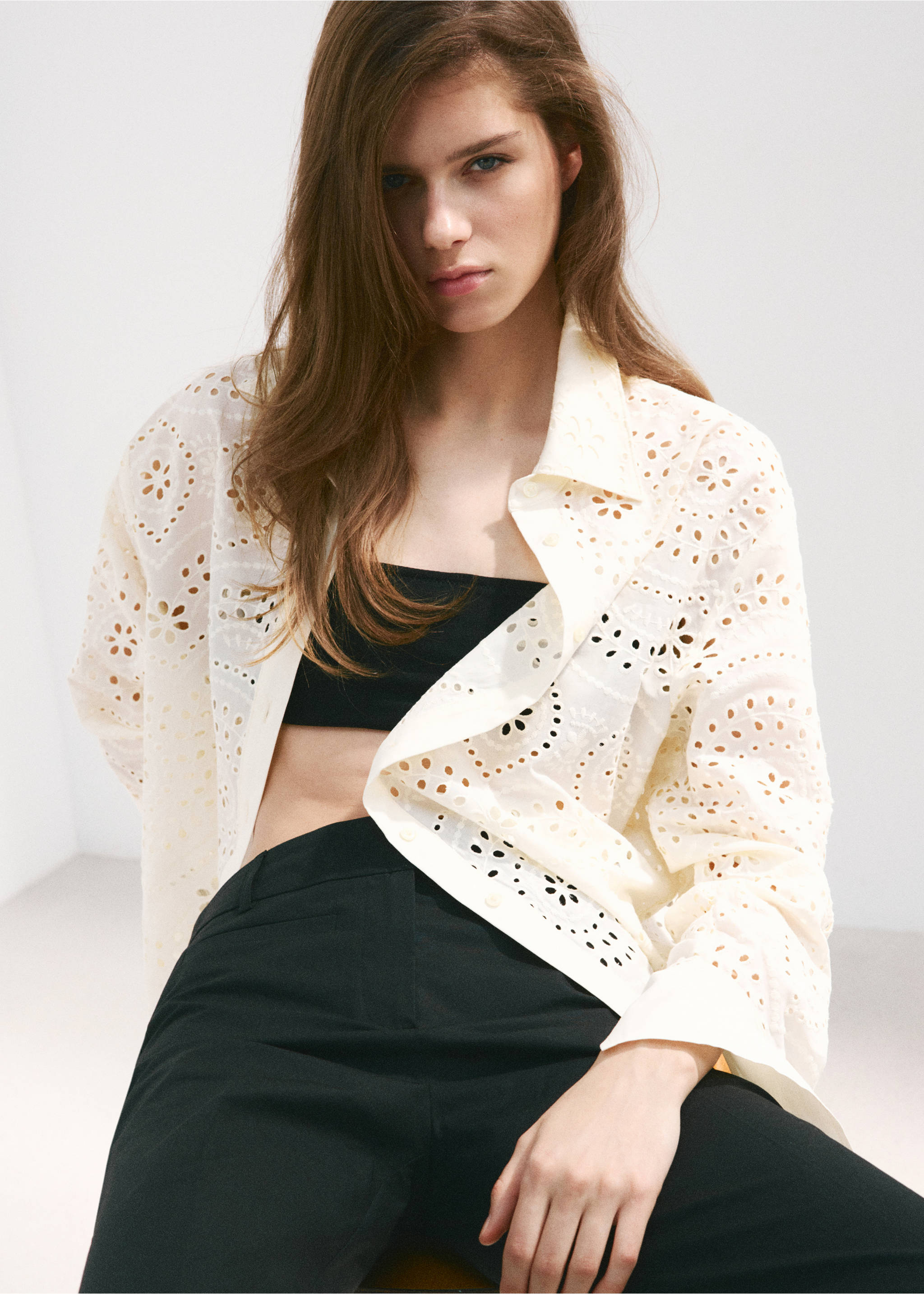 Cotton shirt with broderie anglaise embroidery - Medium plane, Ecru. Ref: 37071366-00.