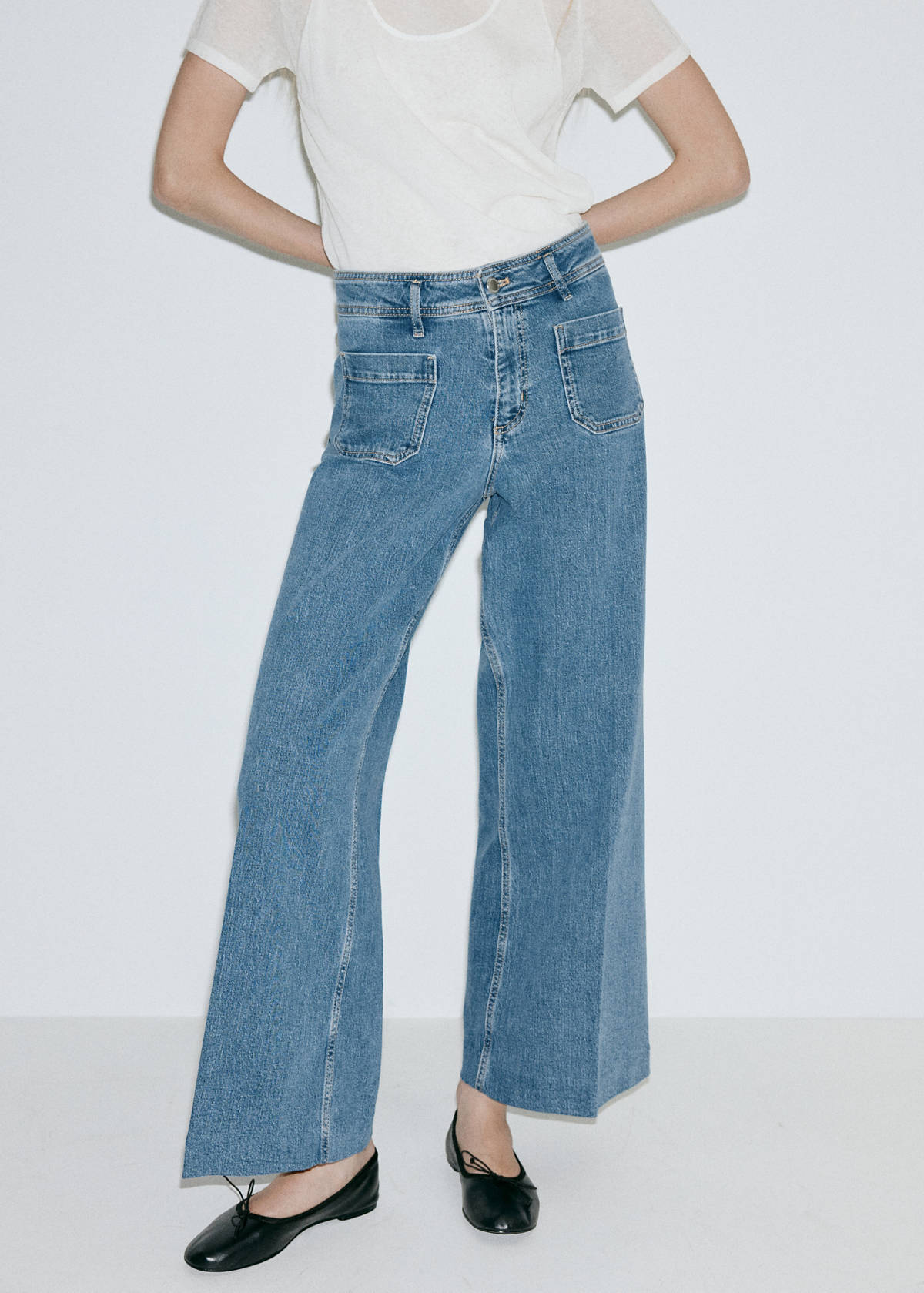 Wide-leg patch pocket jeans — Medium Blue
