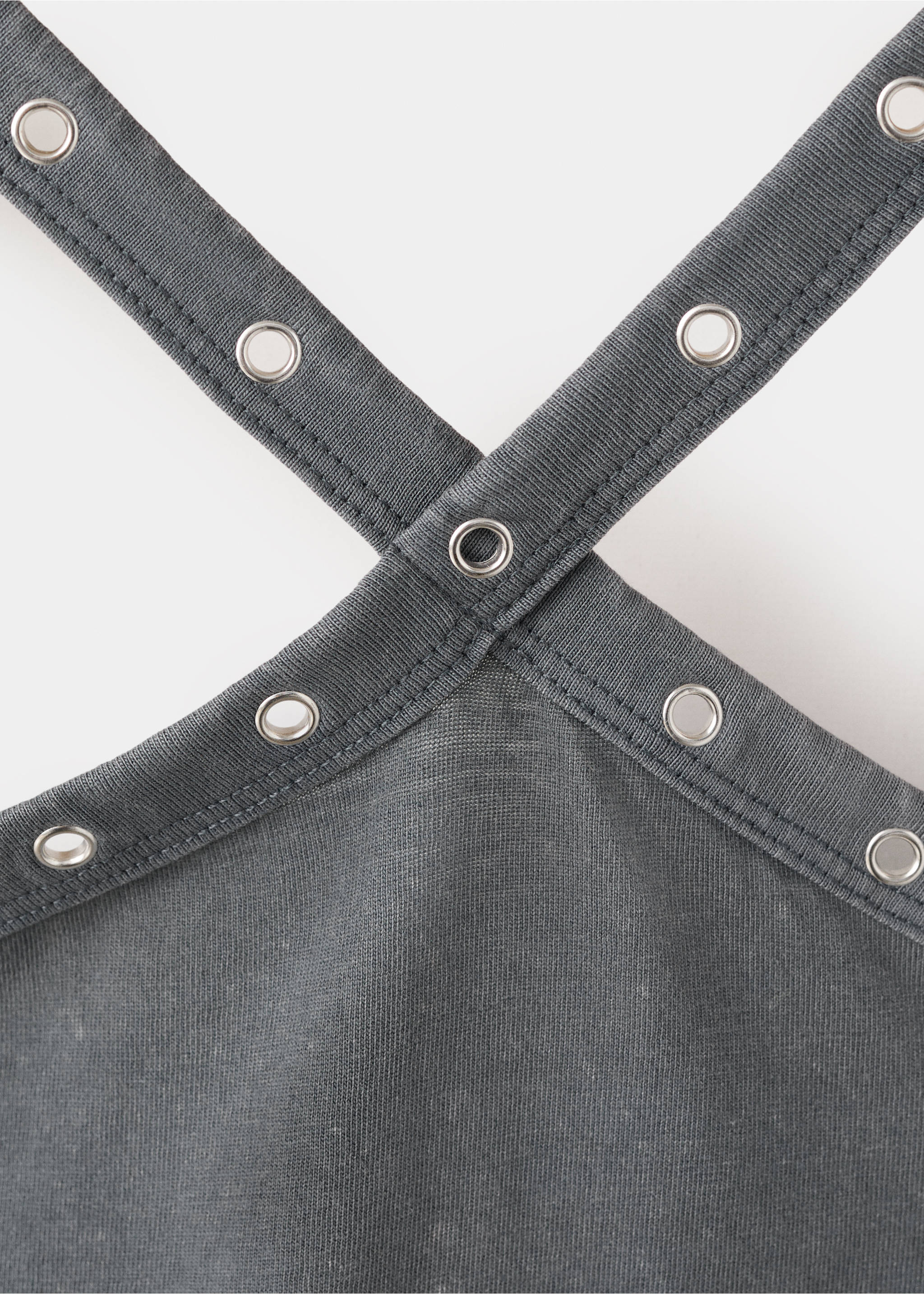 Top halter croisé en broderie anglaise - Détail de l'article 8, Gris anthracite. Ref: 37071379-00.
