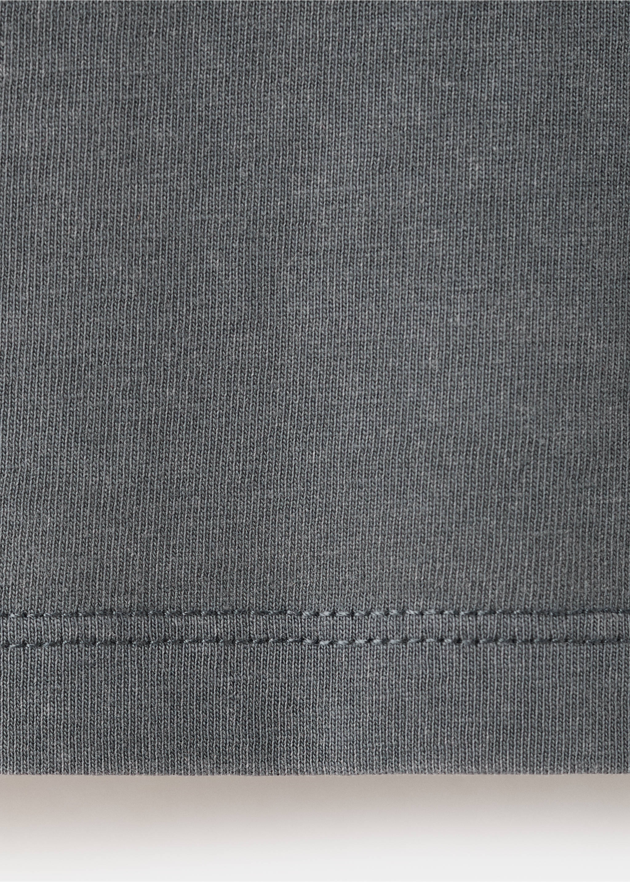Top halter croisé en broderie anglaise - Détail de l'article 0, Gris anthracite. Ref: 37071379-00.