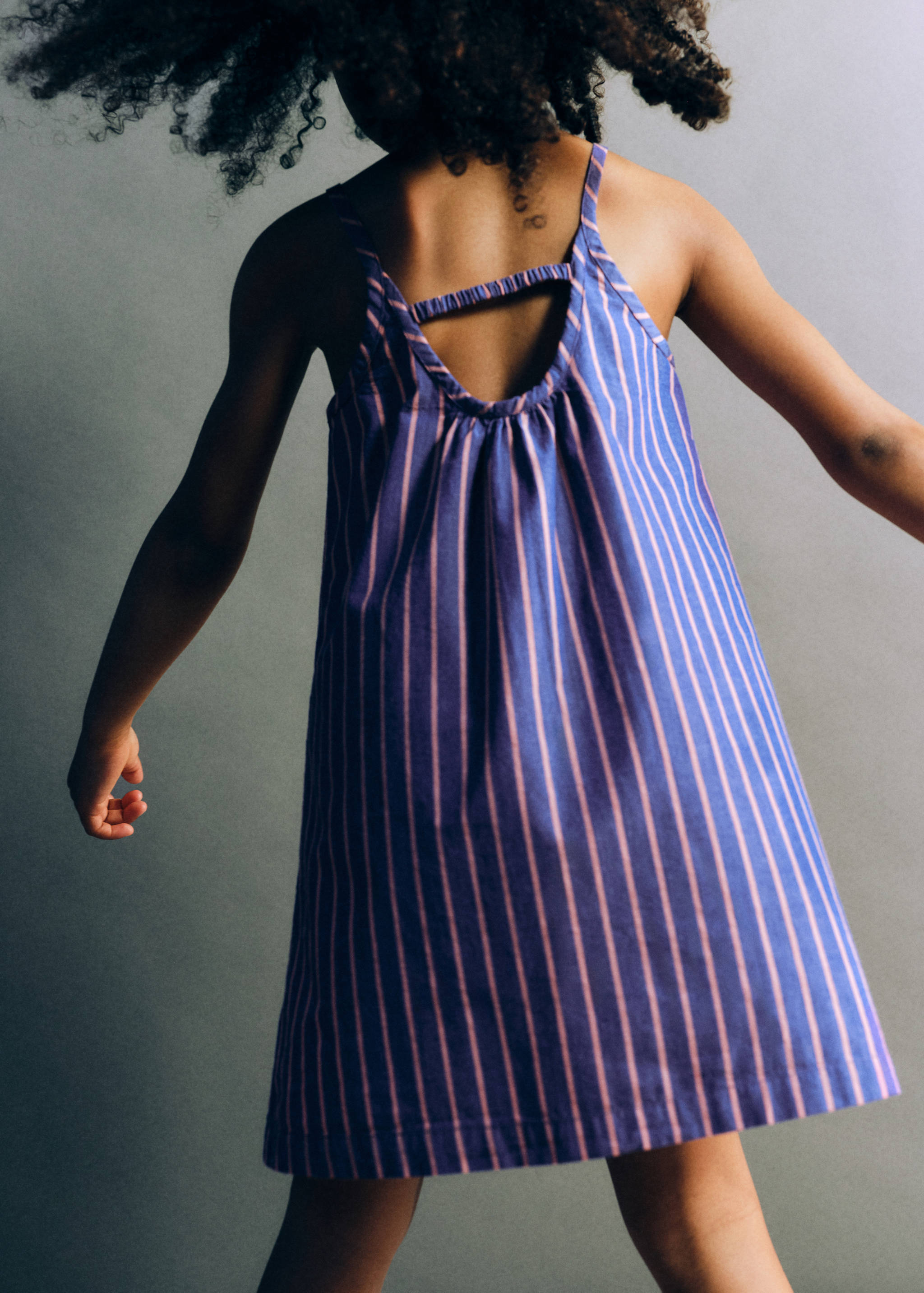 Cut-out back striped dress - Reverse of the article