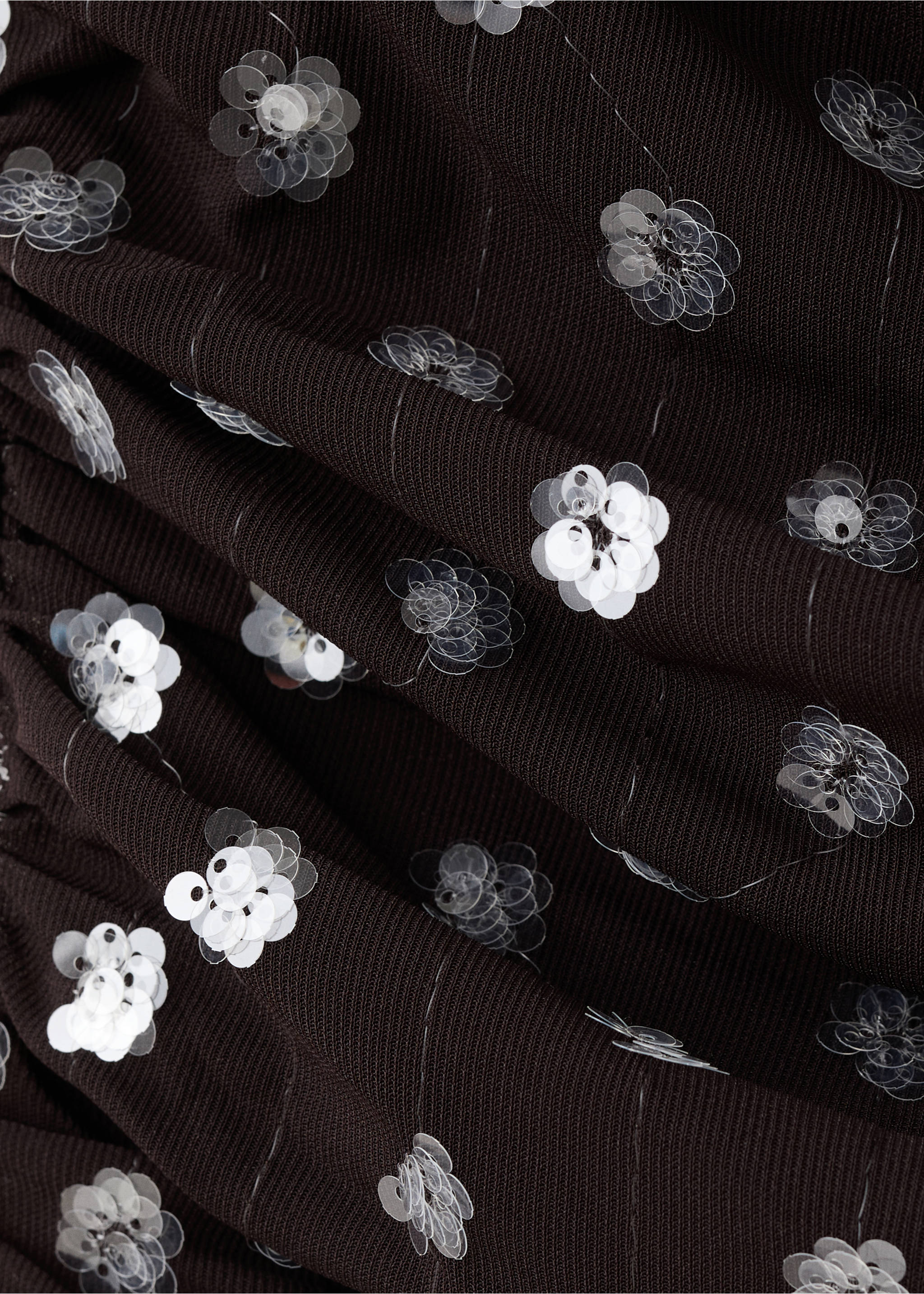 Sequined halter top - Details of the article 8, Chocolate. Ref: 37071392-00.