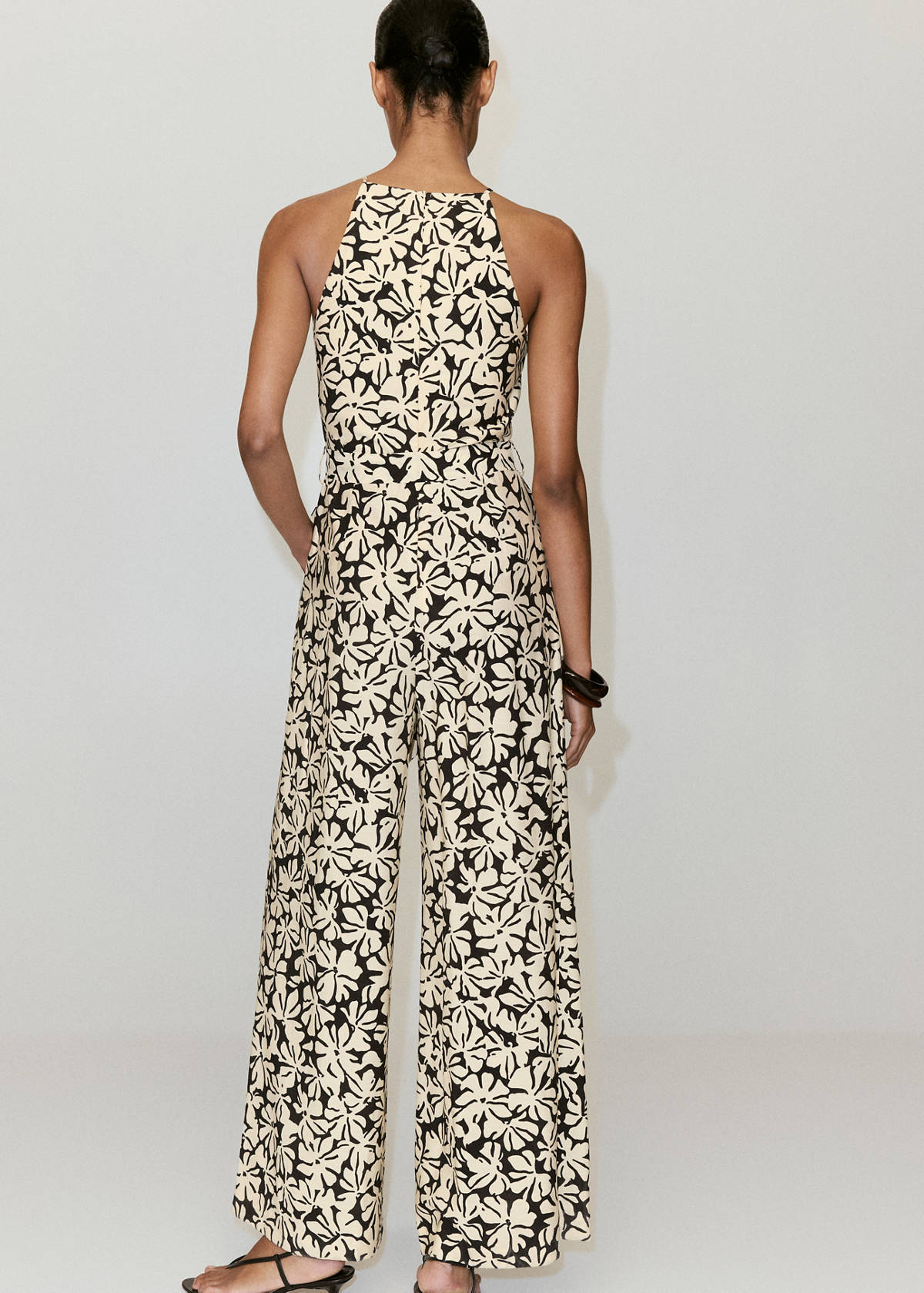 Floral print jumpsuit with belt — Black