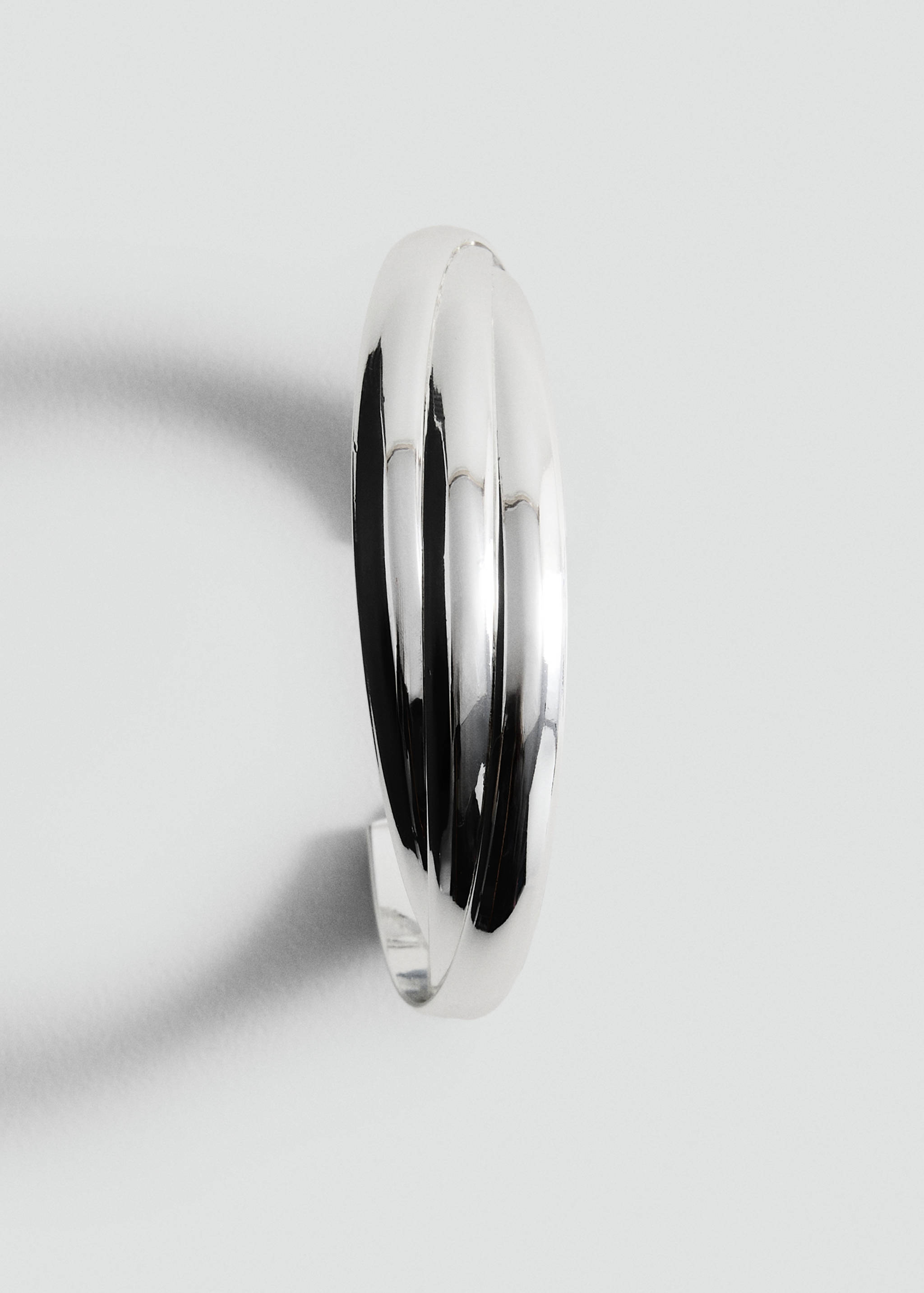 Rigid bracelet with relief - Details of the article 1