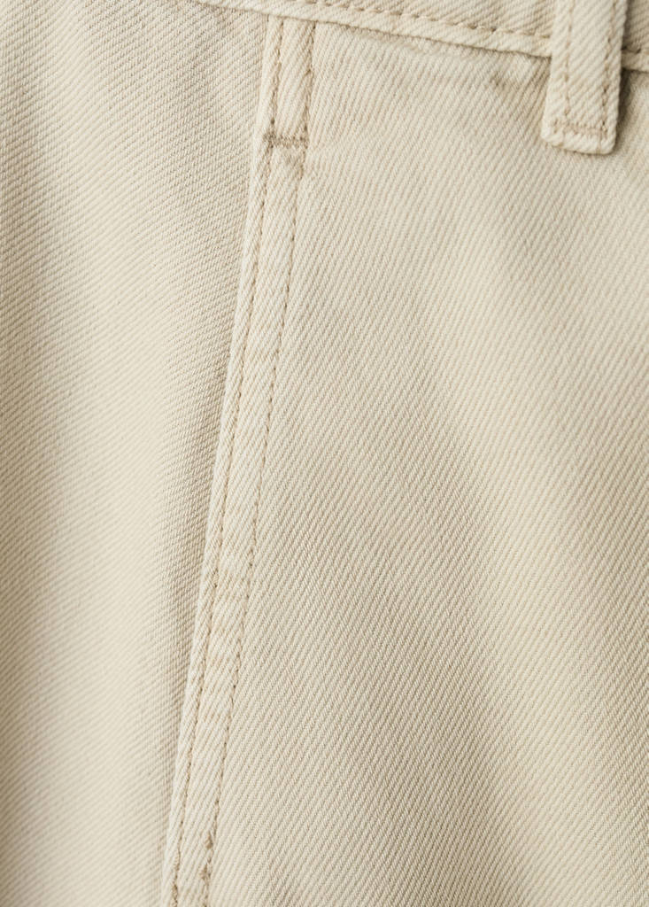 Balloon jeans with seams