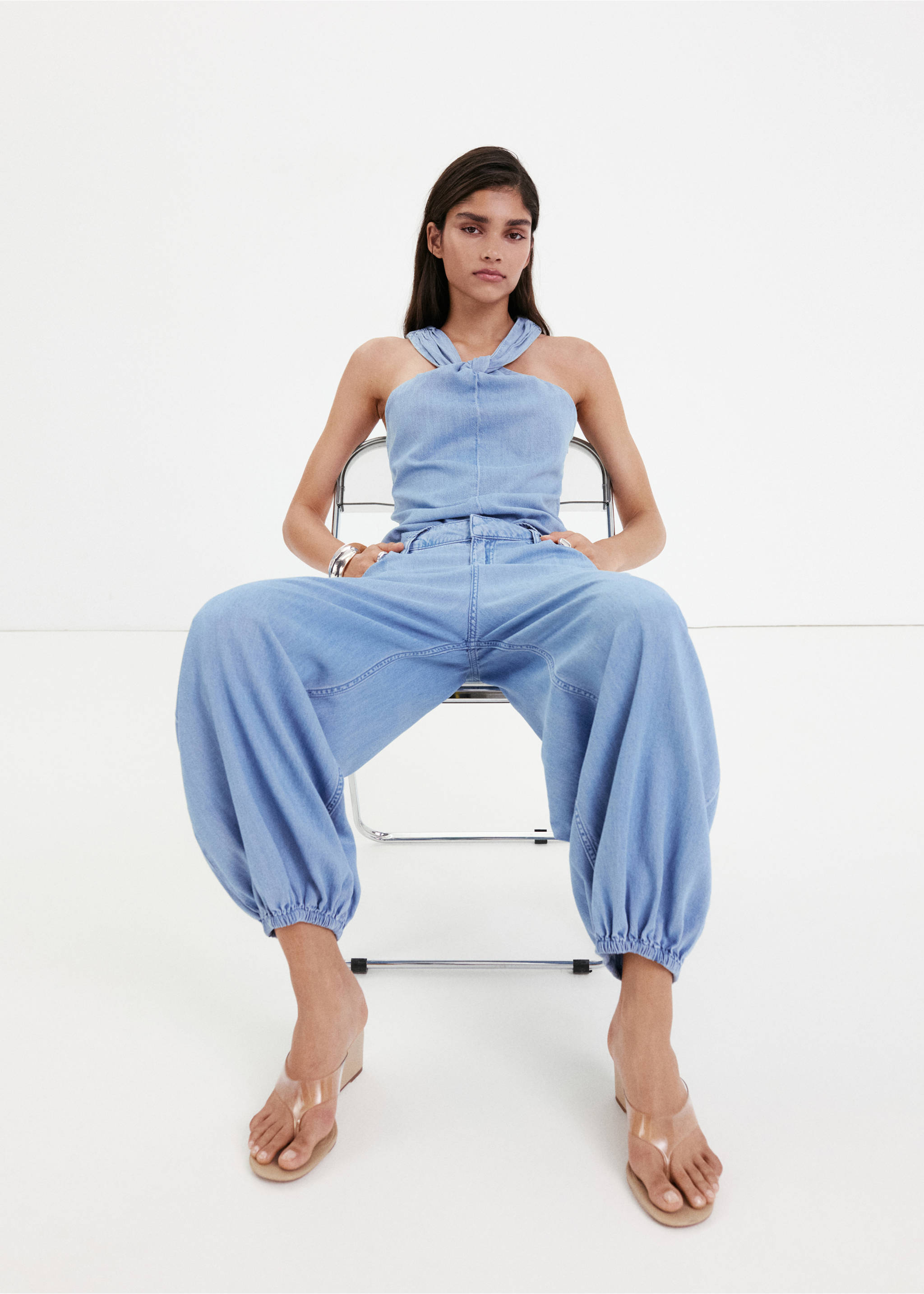 Cross-back strap denim top - Details of the article 3, Light Blue. Ref: 37071410-00.