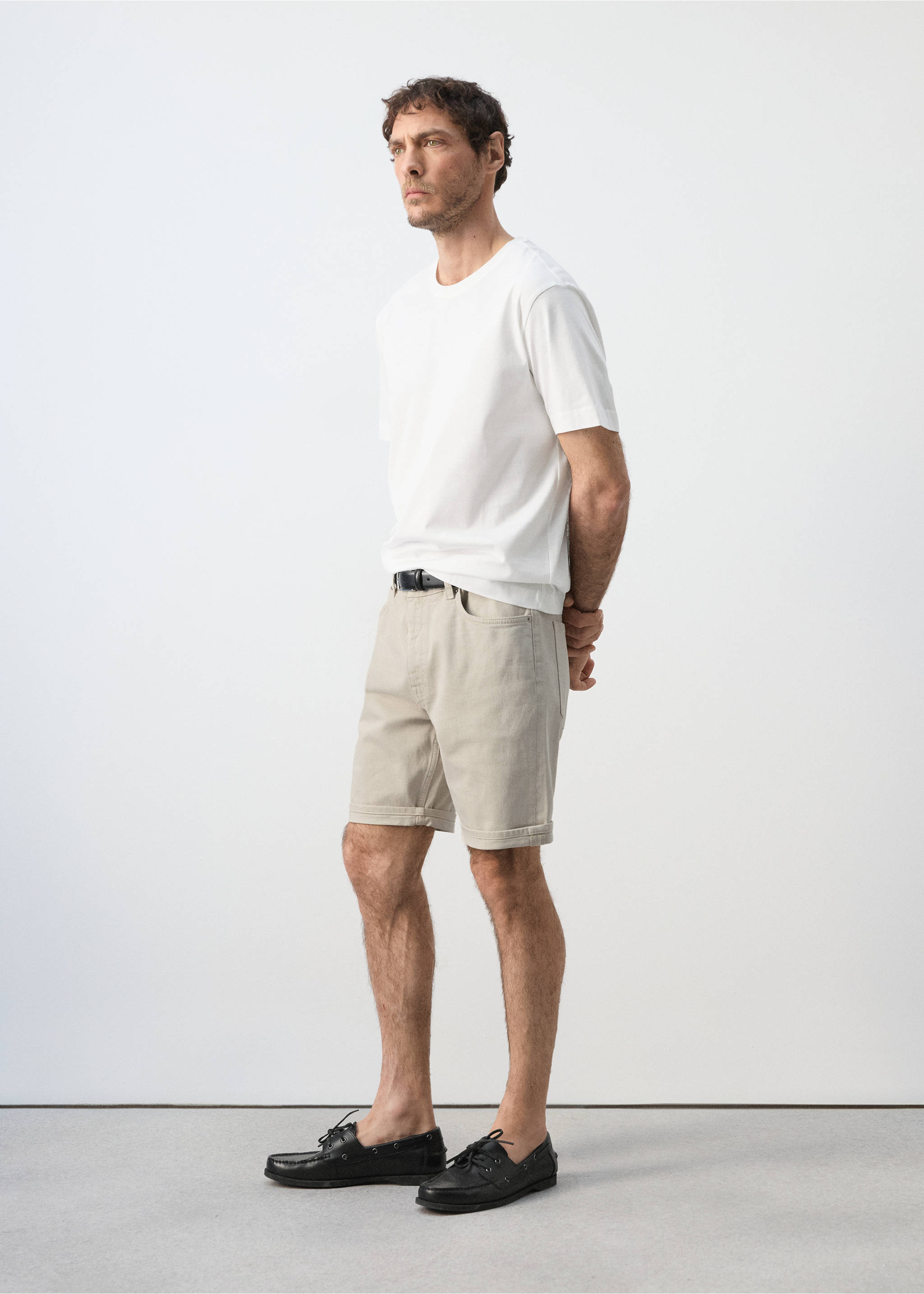 Bermuda en jean slim fit - Détail de l'article 2, Beige. Ref: 37071418-00.