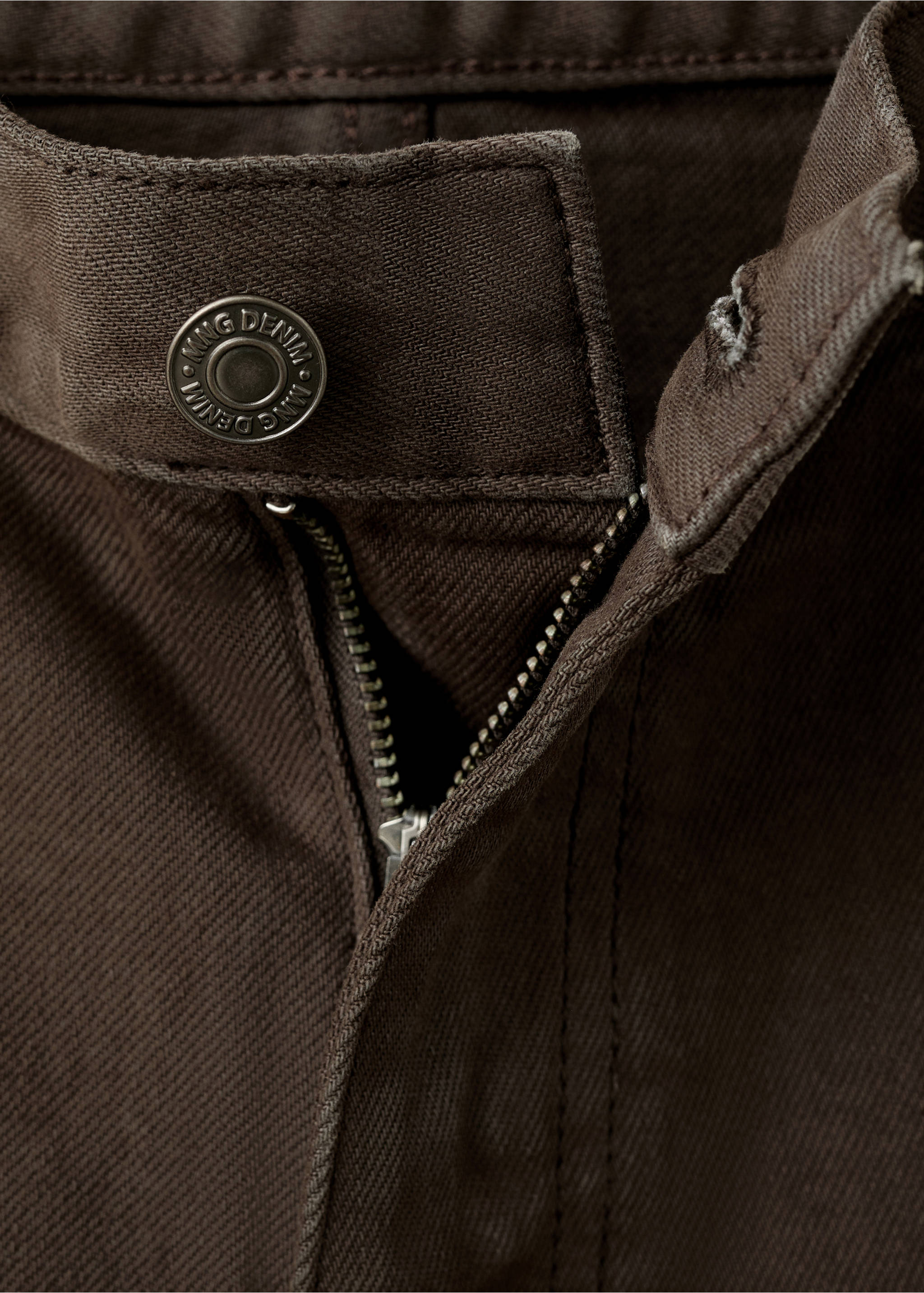 Bermuda en jean slim fit - Détail de l'article 8, Chocolat. Ref: 37071418-00.