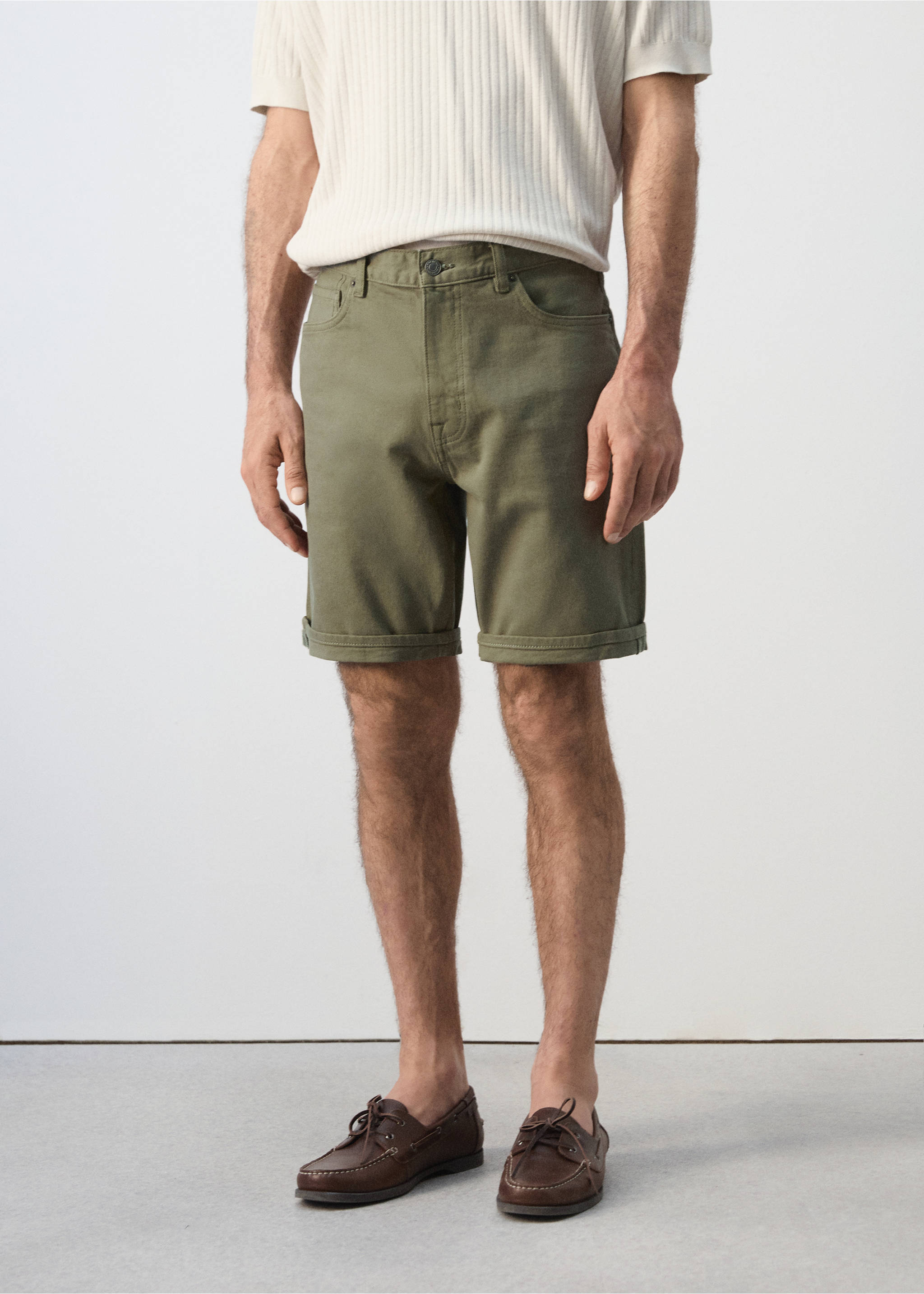 Bermuda en jean slim fit - Plan moyen, Kaki. Ref: 37071418-00.