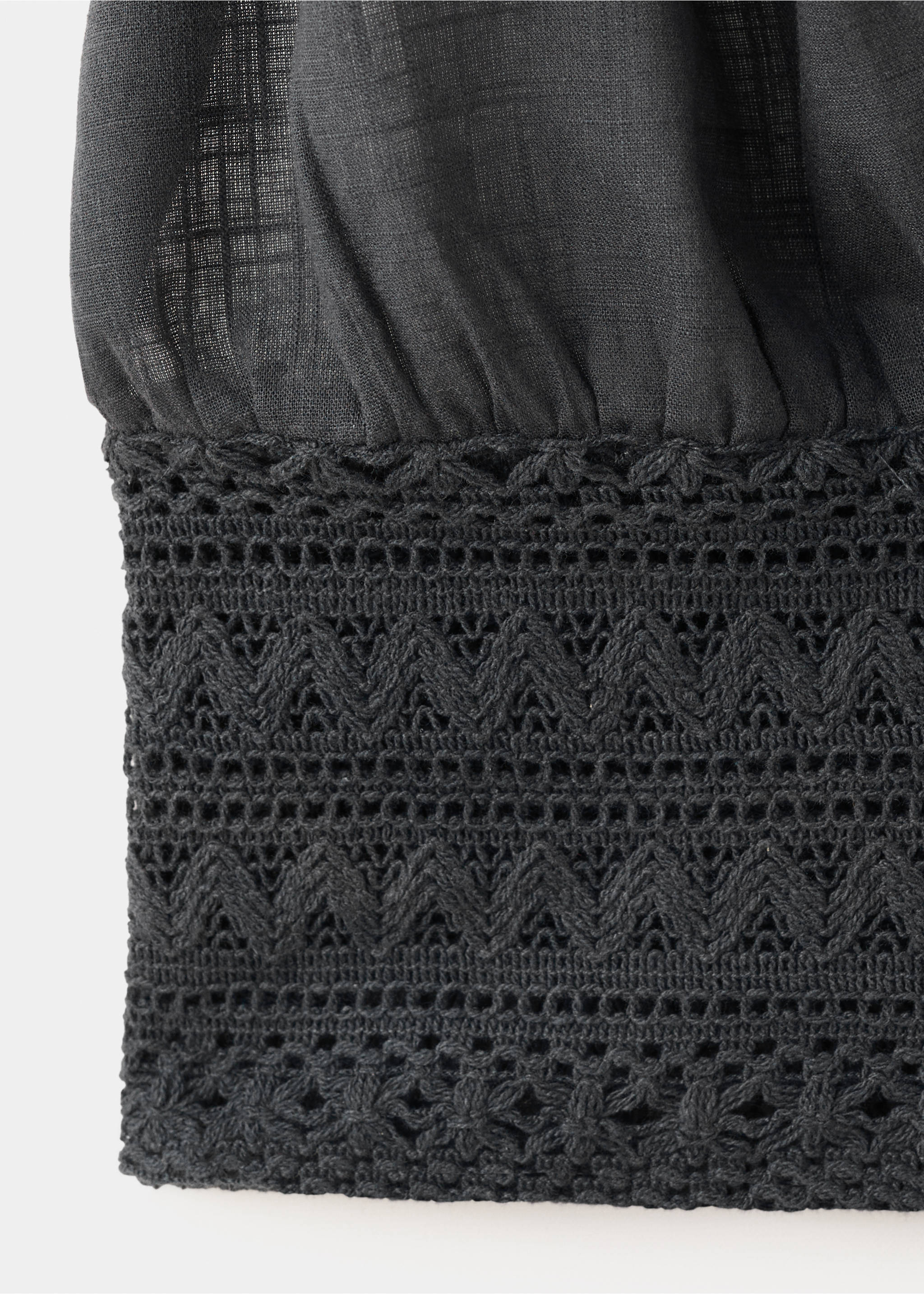 Top crop halter detalles crochet - Detalle del artículo 0, Gris antracita. Ref: 37071420-00.