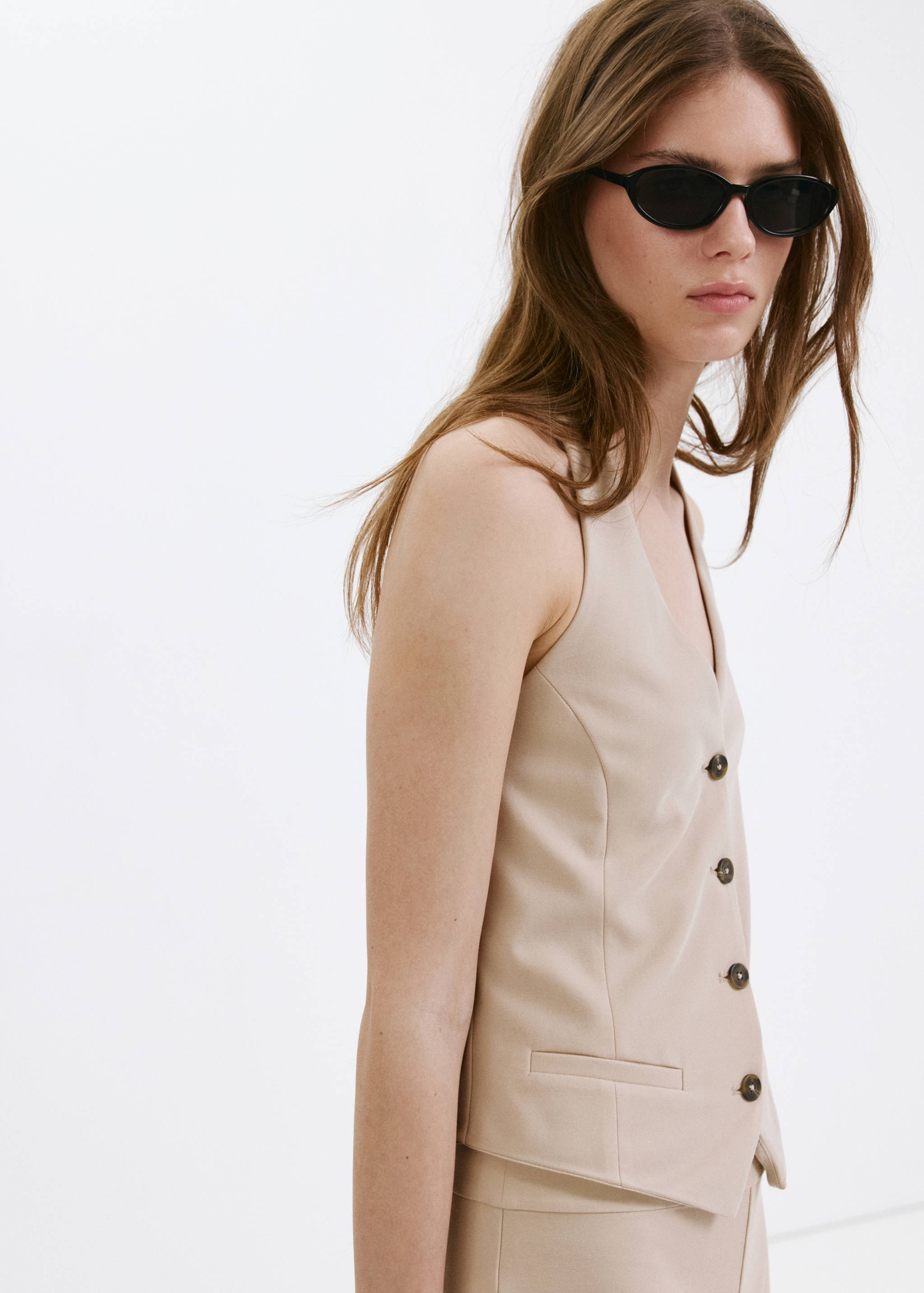 Gilet emmanchures américaines boutons - Plan moyen