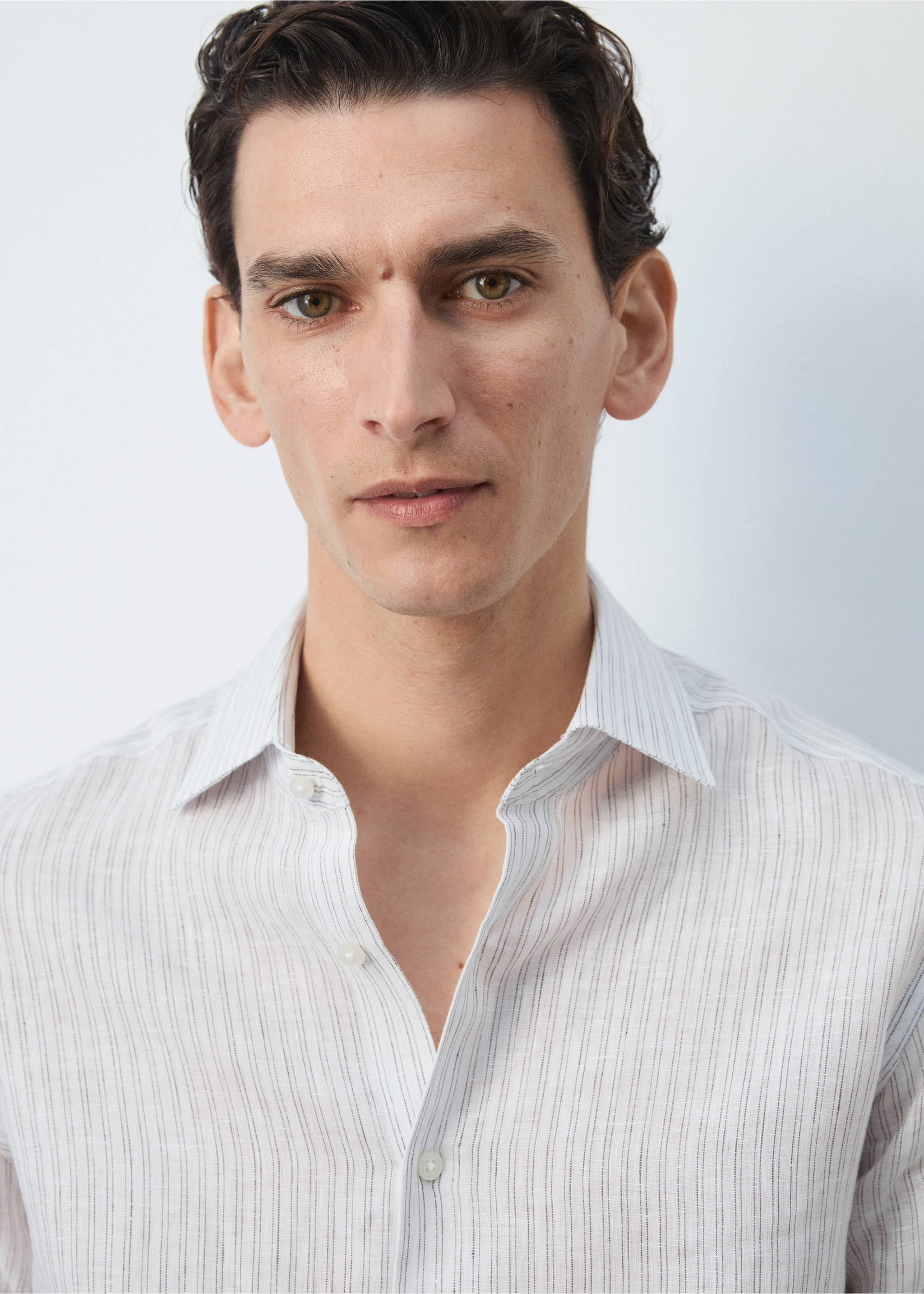 100% linen slim-fit shirt - Details of the article 1, White. Ref: 37071424-00.