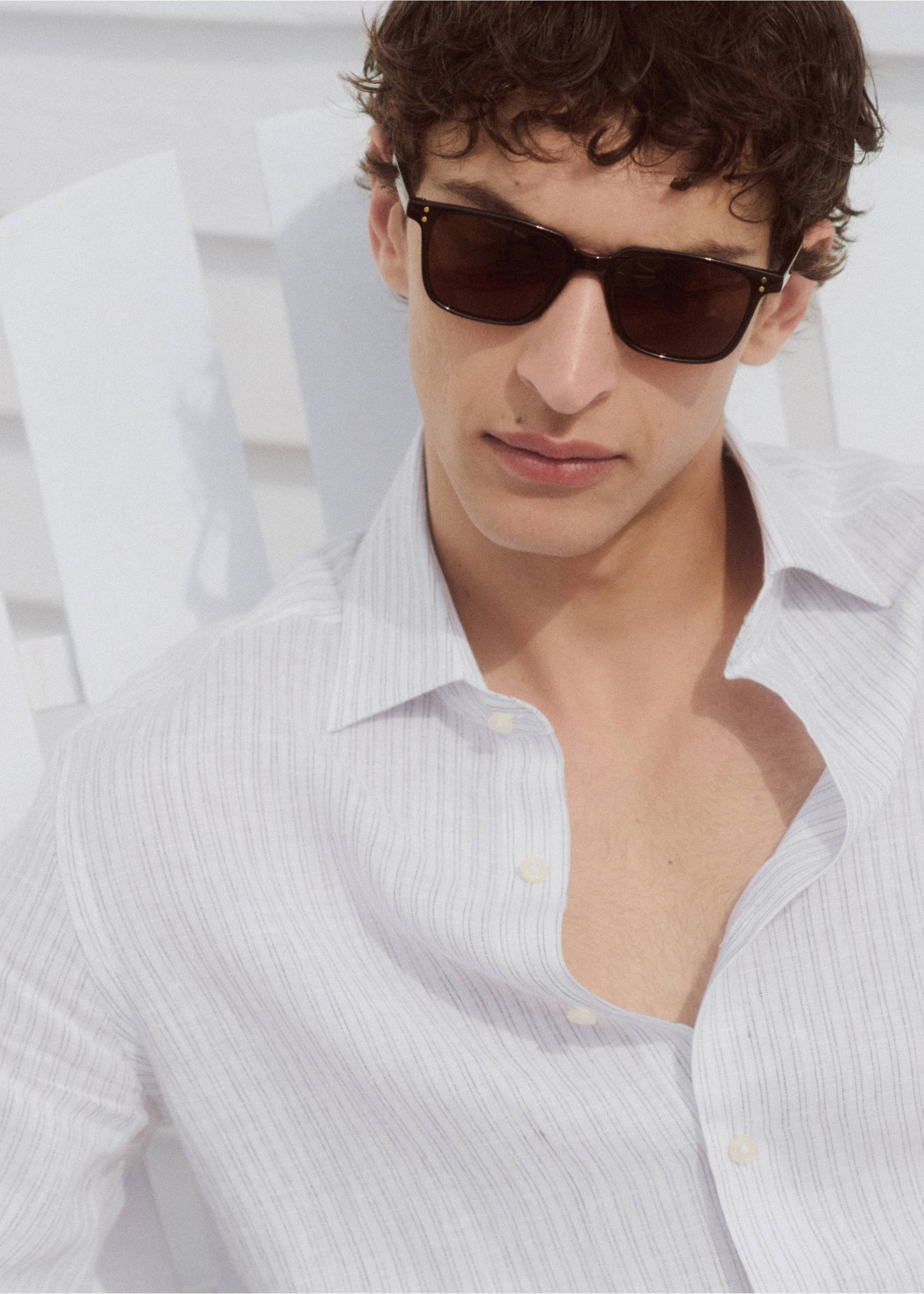 100% linen slim-fit shirt - Details of the article 7, White. Ref: 37071424-00.