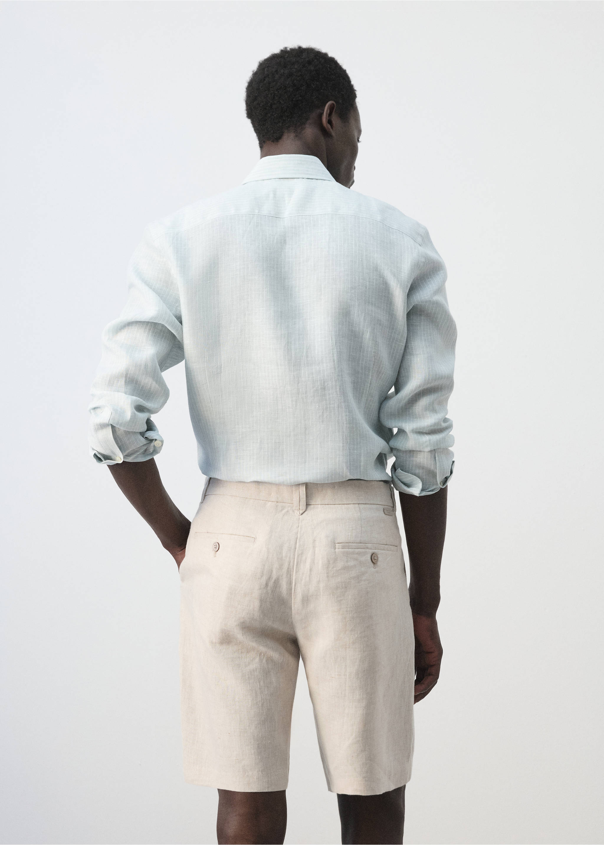 100% linen slim-fit shirt - Reverse of the article, Pastel Green. Ref: 37071424-00.