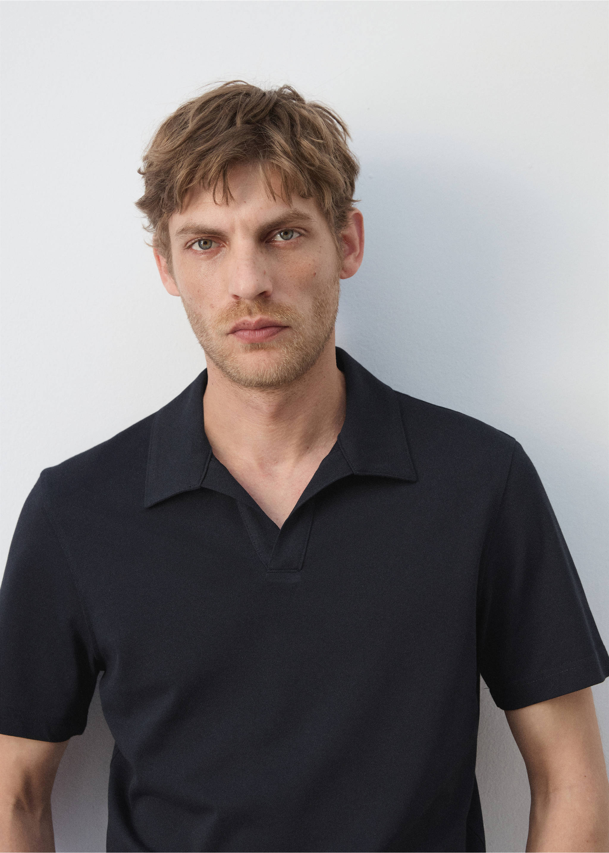 Slim fit piqué polo - Details of the article 1, Navy. Ref: 37071433-00.