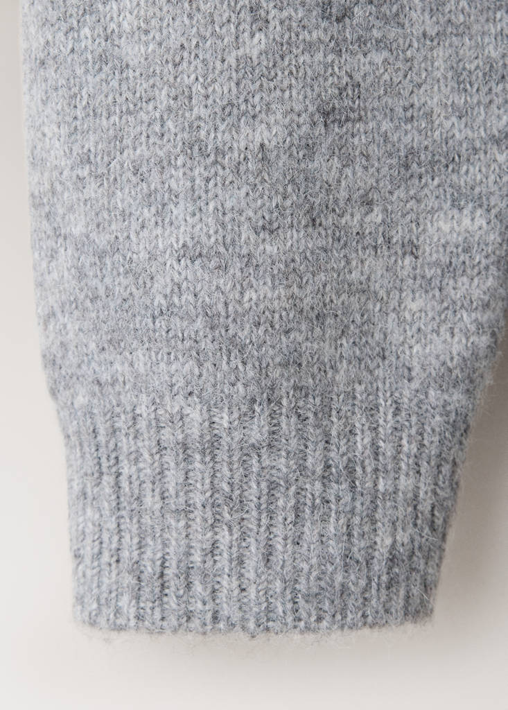 V-neck knitted cardigan — Grey
