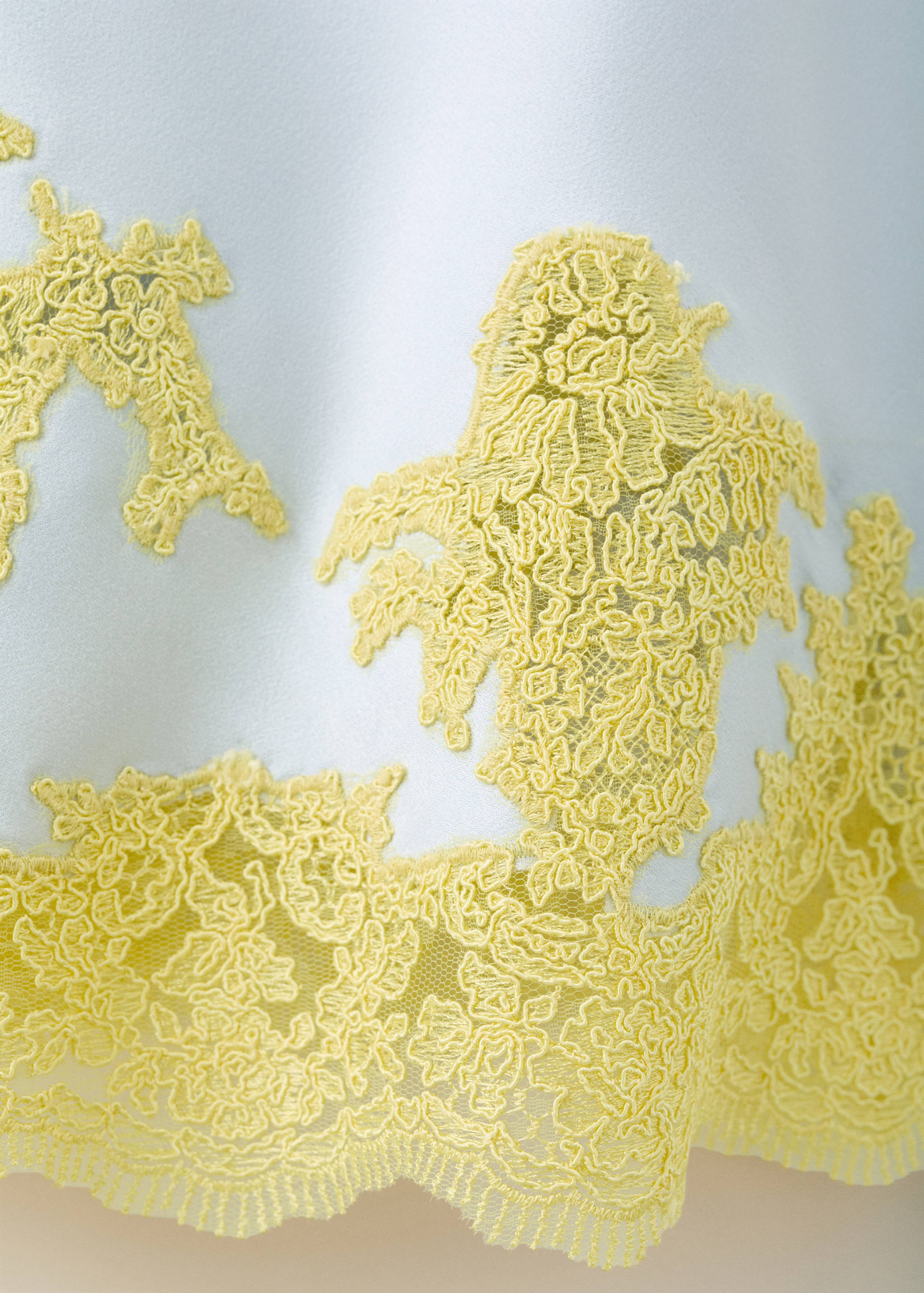 Satin dress with relief lace - Details of the article 0