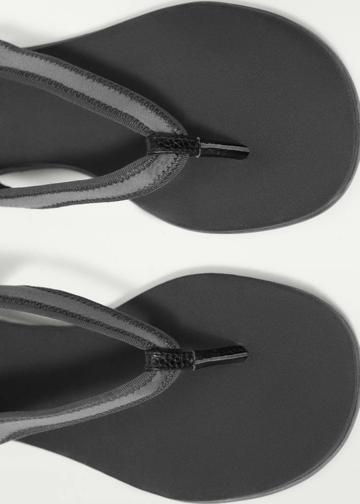 Neoprene strap sandal — Grey