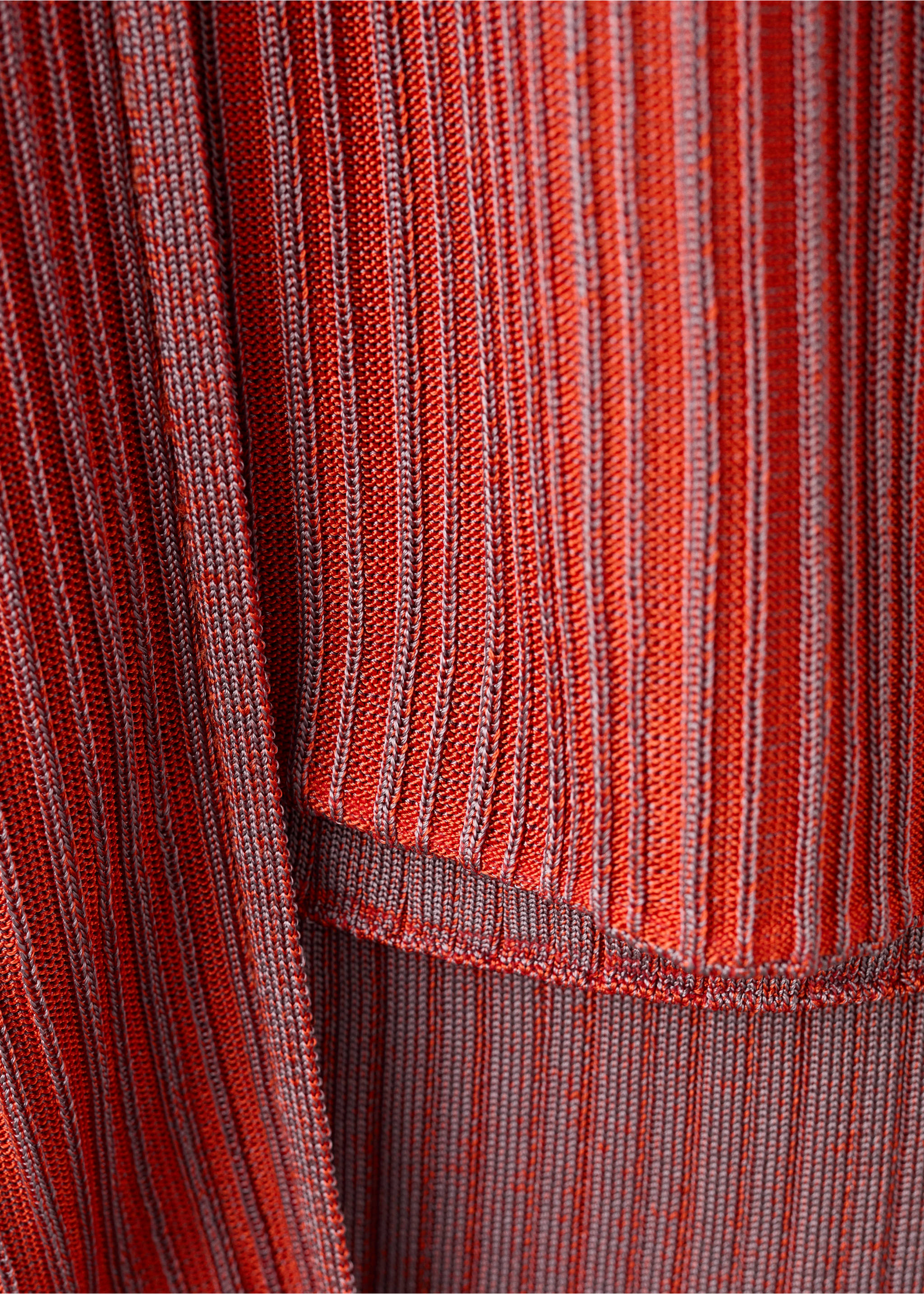 Striped texture knit skirt - Details of the article 8, Red. Ref: 37071446-00.