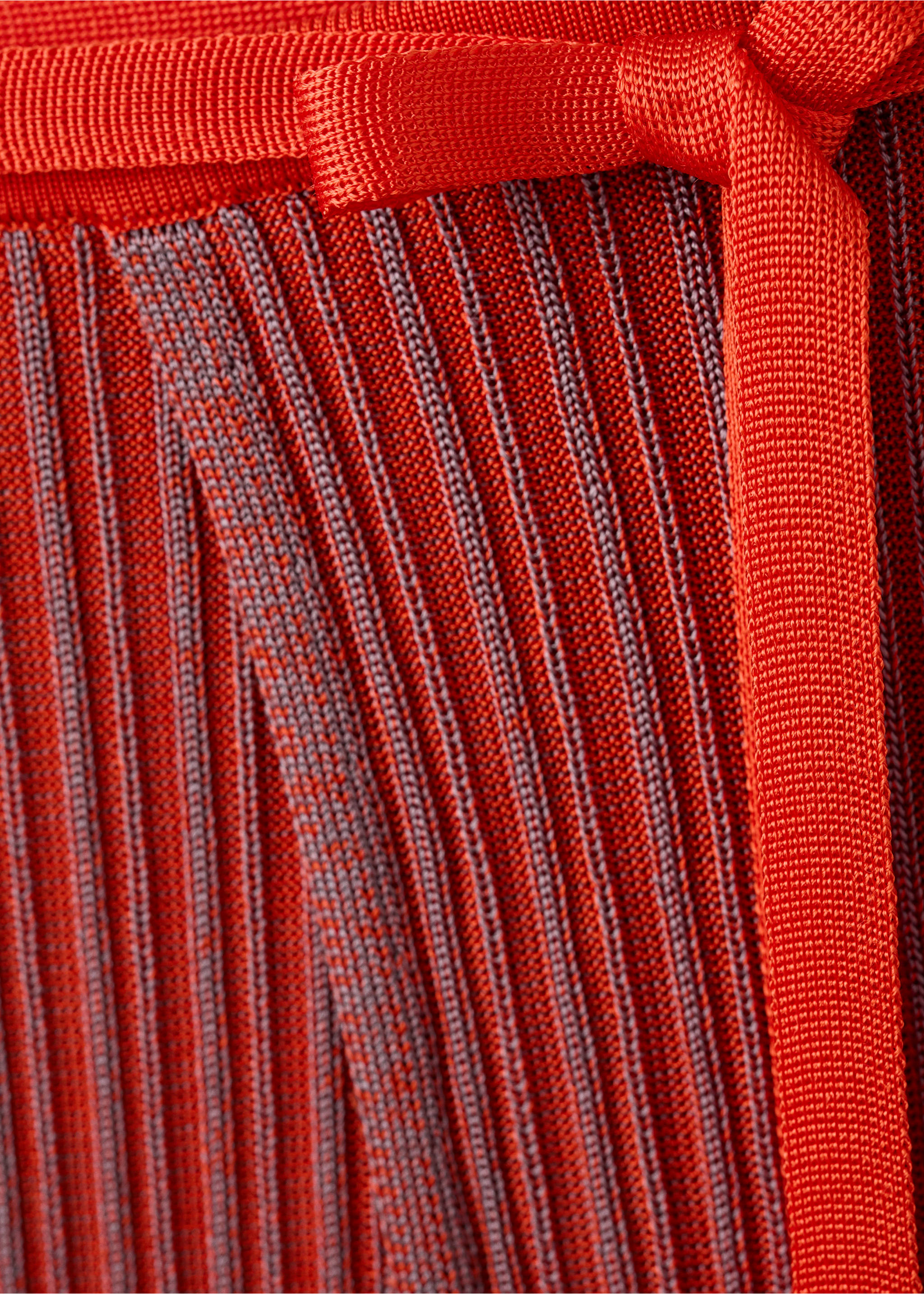 Striped texture knit skirt - Details of the article 0, Red. Ref: 37071446-00.