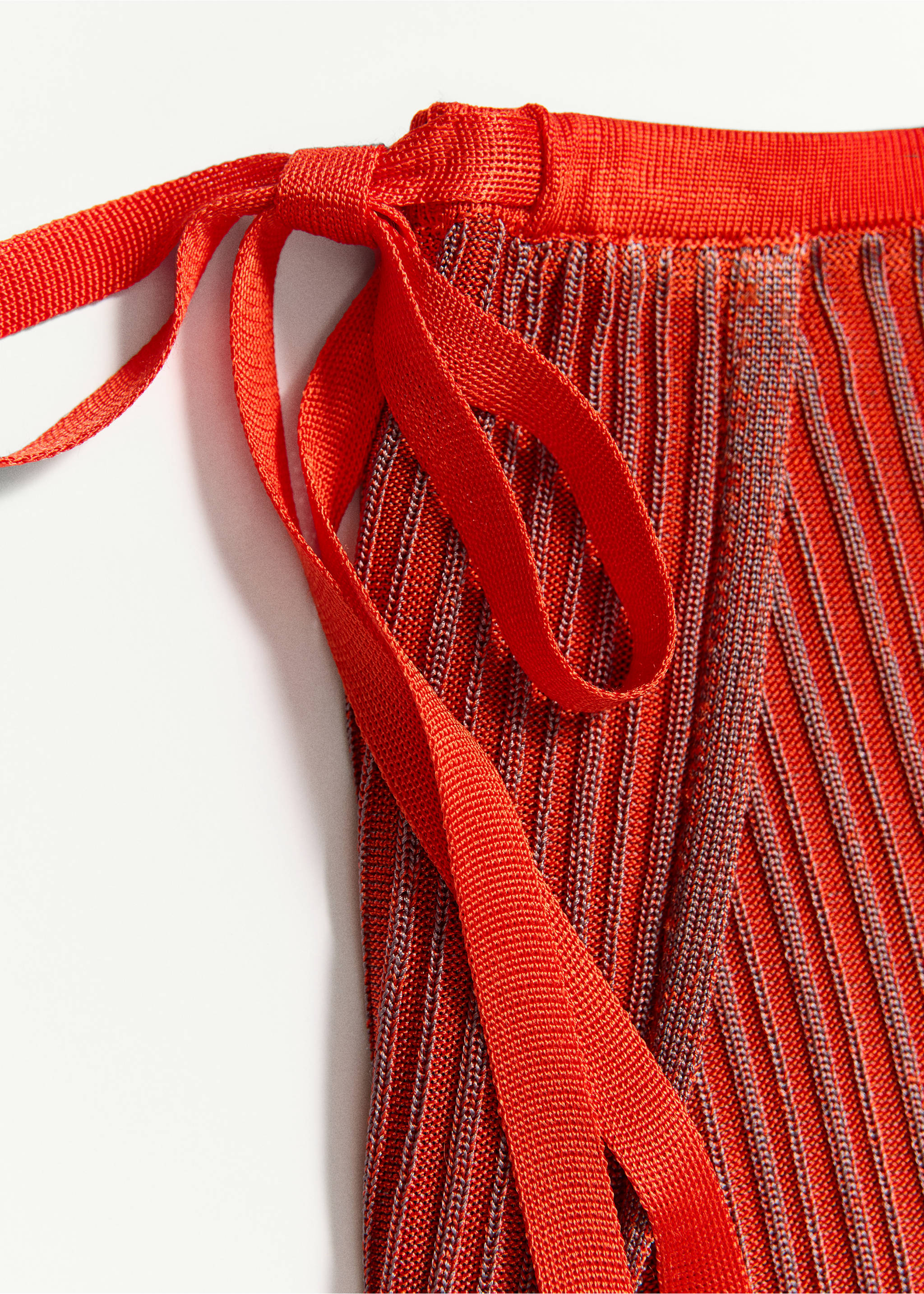 Falda superposición canalé - Detalle del artículo 1, Rojo. Ref: 37071446-01.