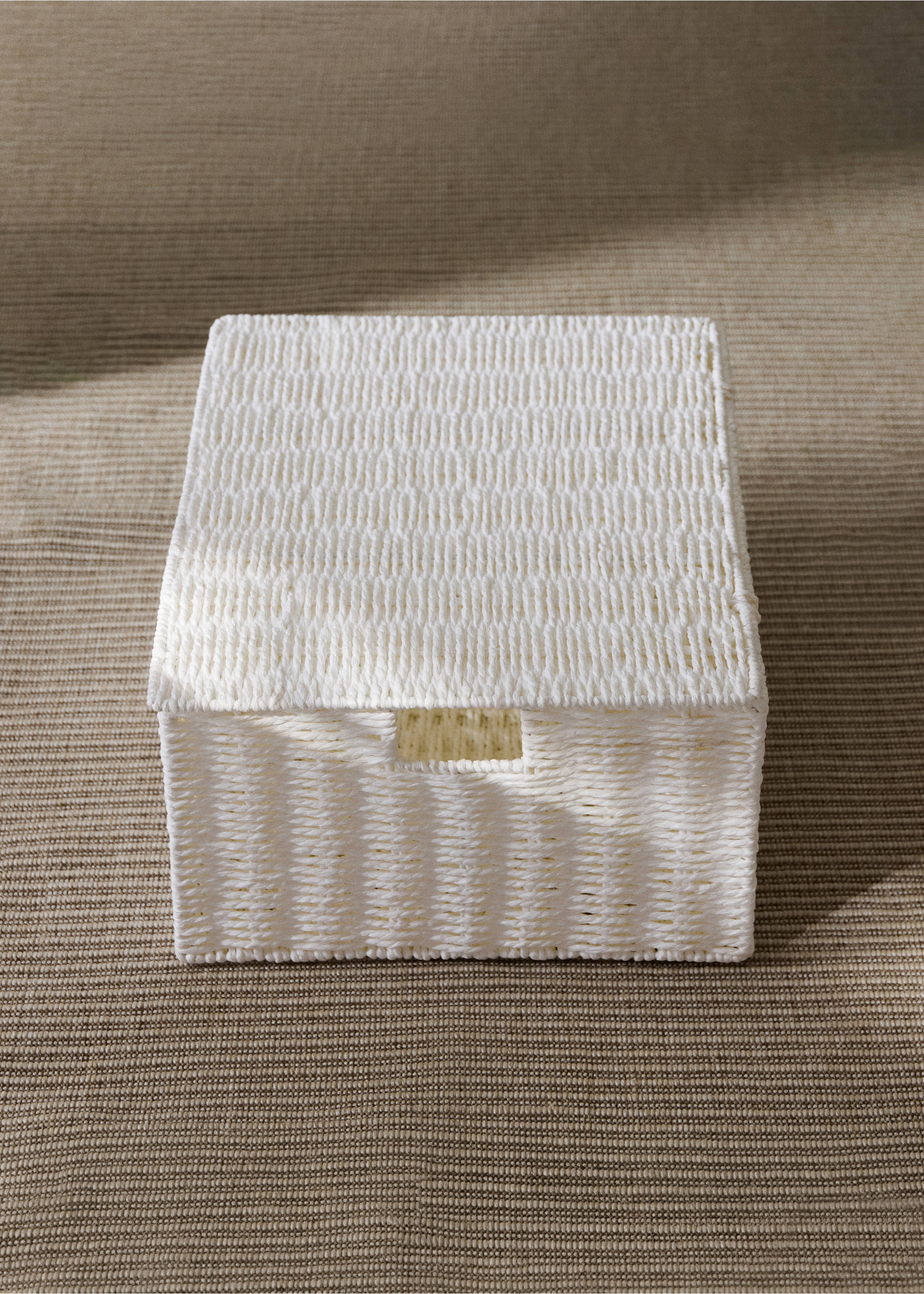Medium-sized braided paper box - General plane, White. Ref: 37071450-00.