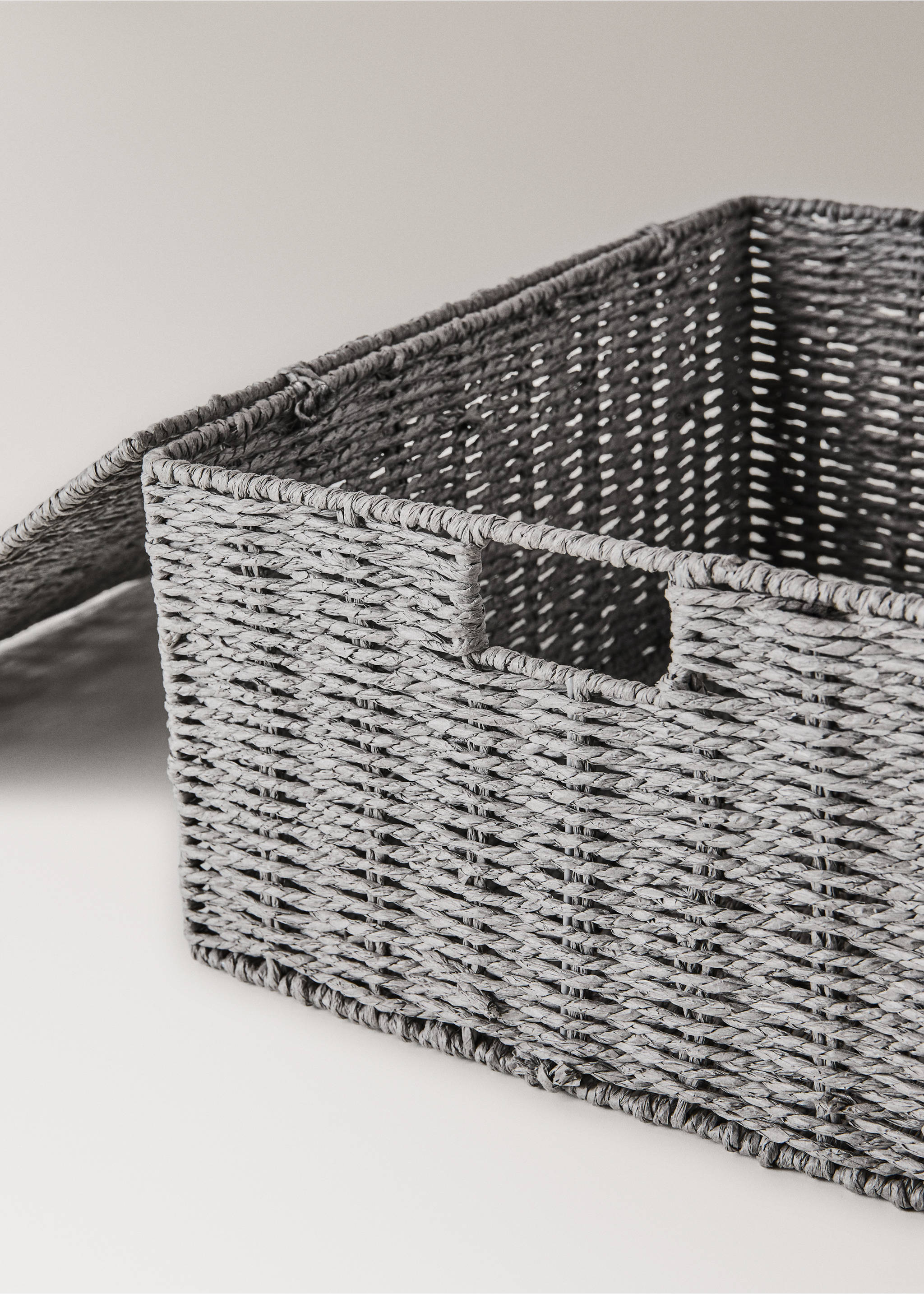 Medium-sized braided paper box - Details of the article 1, Grey. Ref: 37071450-00.