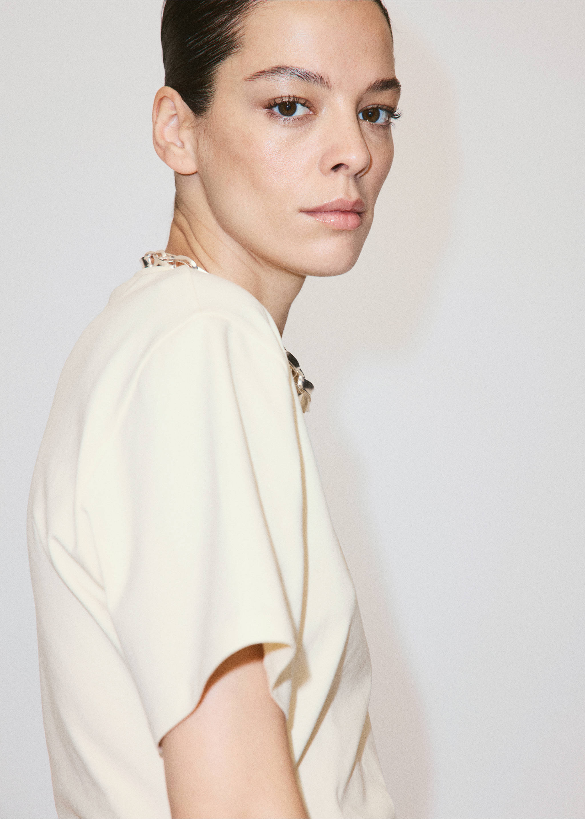 Cotton dress with gathered sides - Details of the article 1, Vanilla. Ref: 37071465-00.
