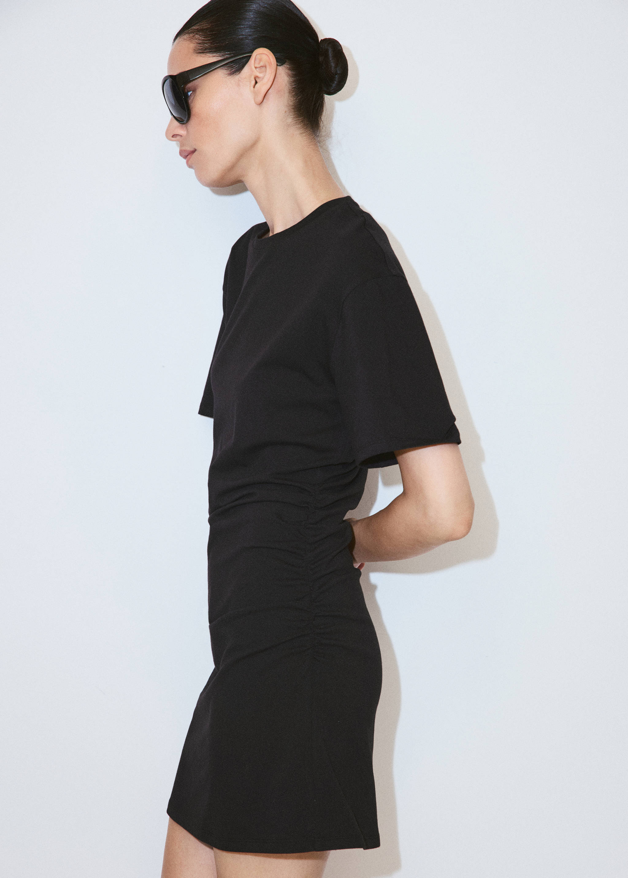 Cotton dress with gathered sides - Medium plane