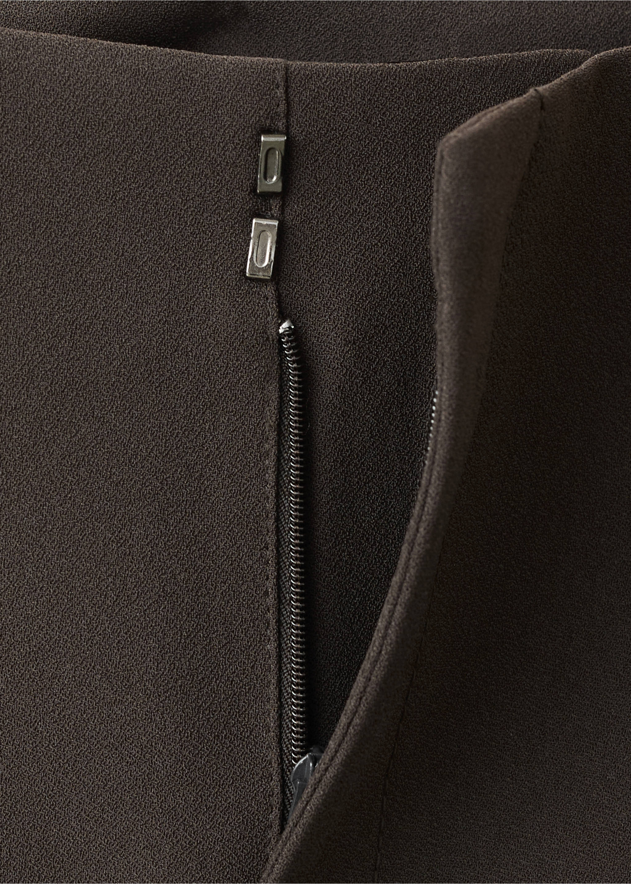 Plain short tab-top curtains - Details of the article 0, Chocolate. Ref: 37071466-00.