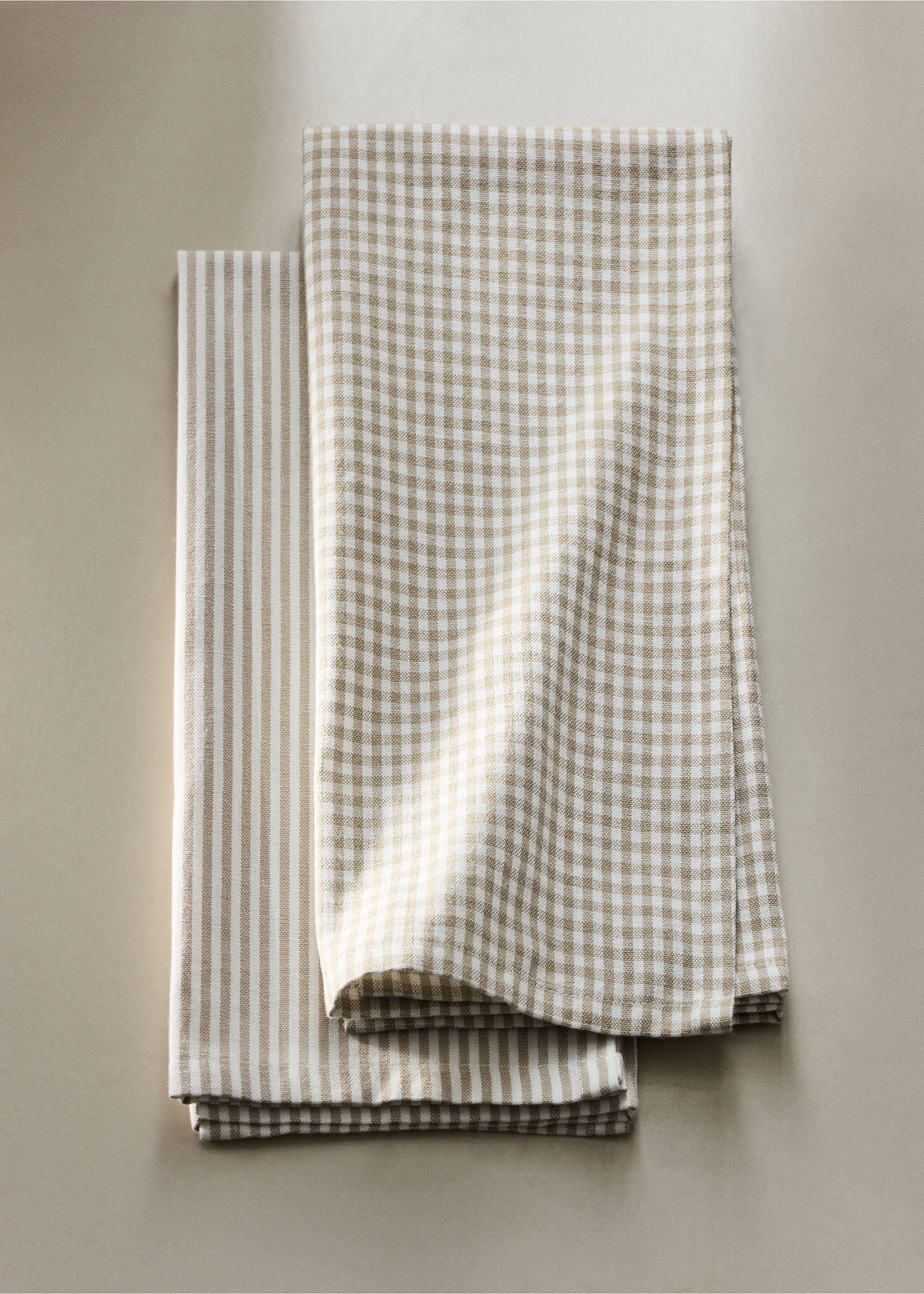 Check and stripe-print kitchen towels - General plane, Light/Pastel Brown. Ref: 37071472-00.