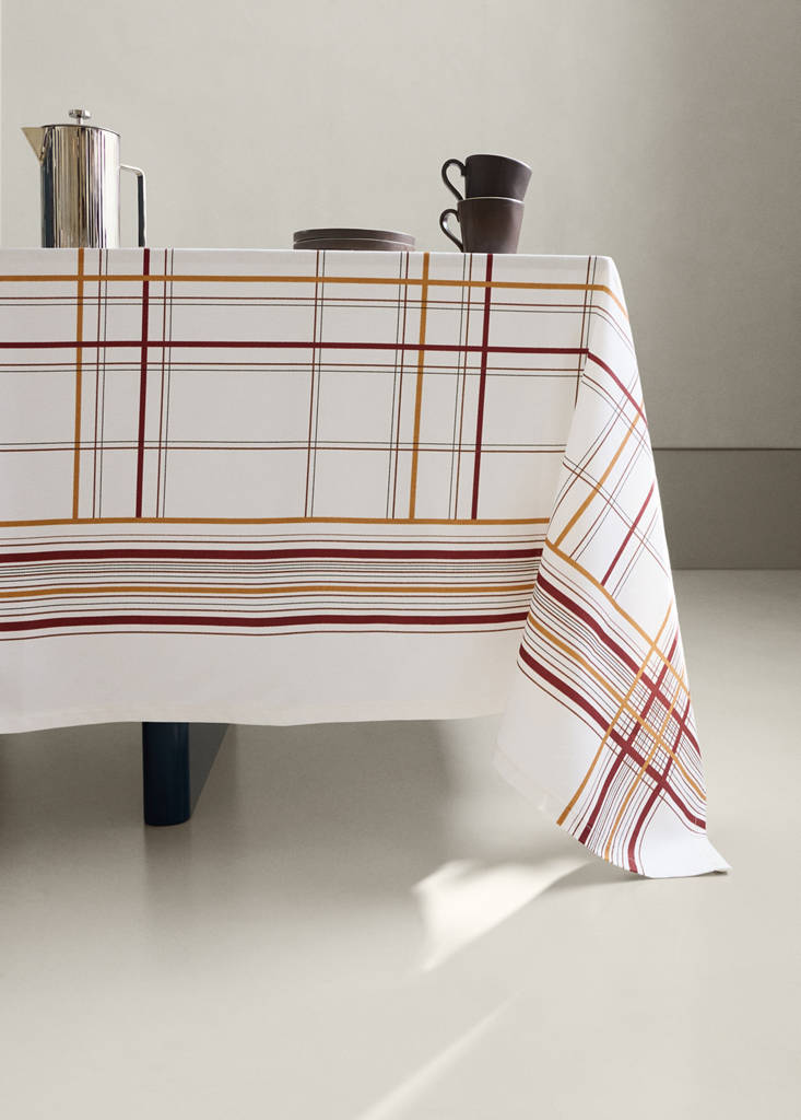 Cotton check-print tablecloth for 6 to 8 diners