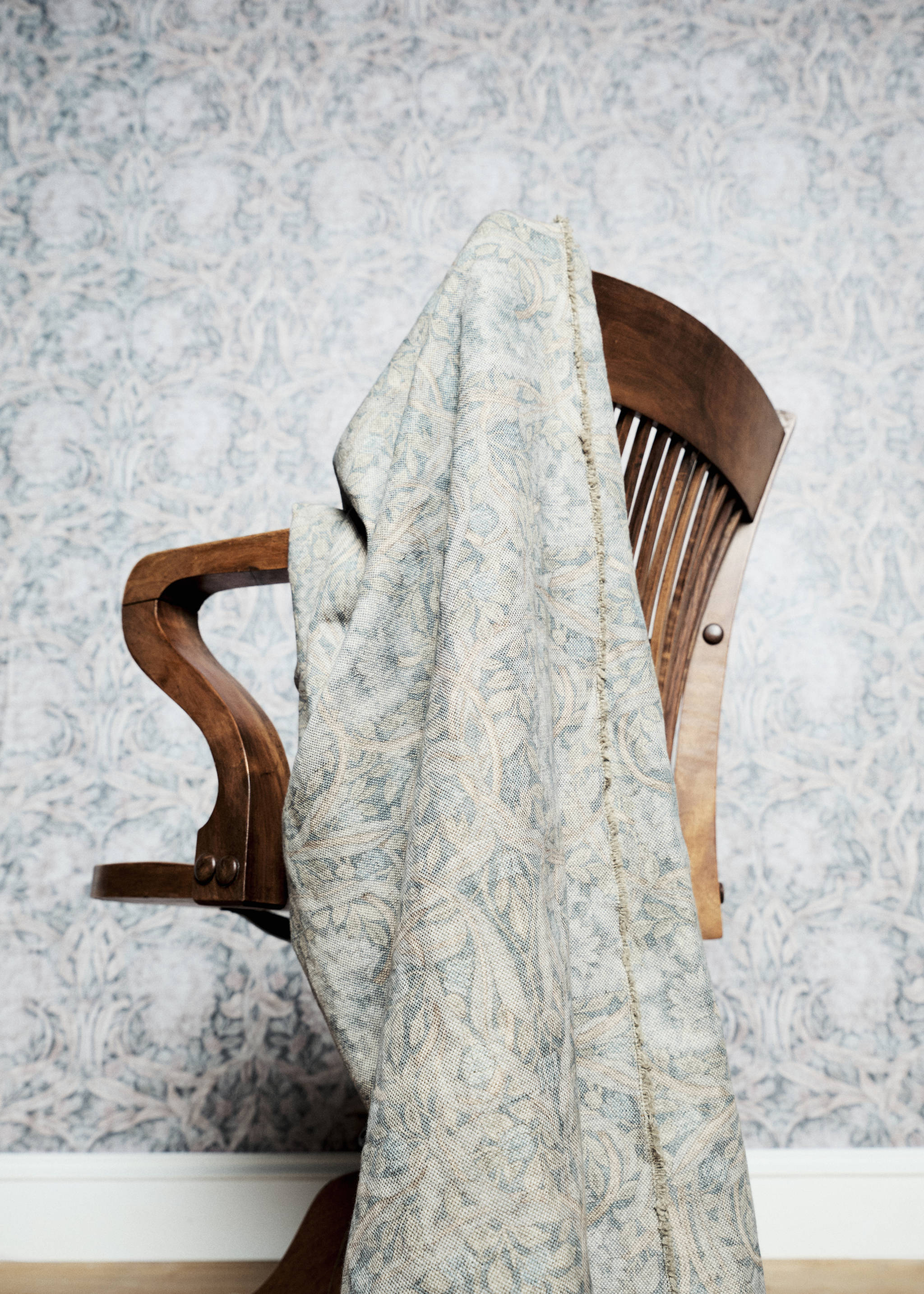 Printed cotton linen blanket - Details of the article 5, Blue. Ref: 37071481-00.