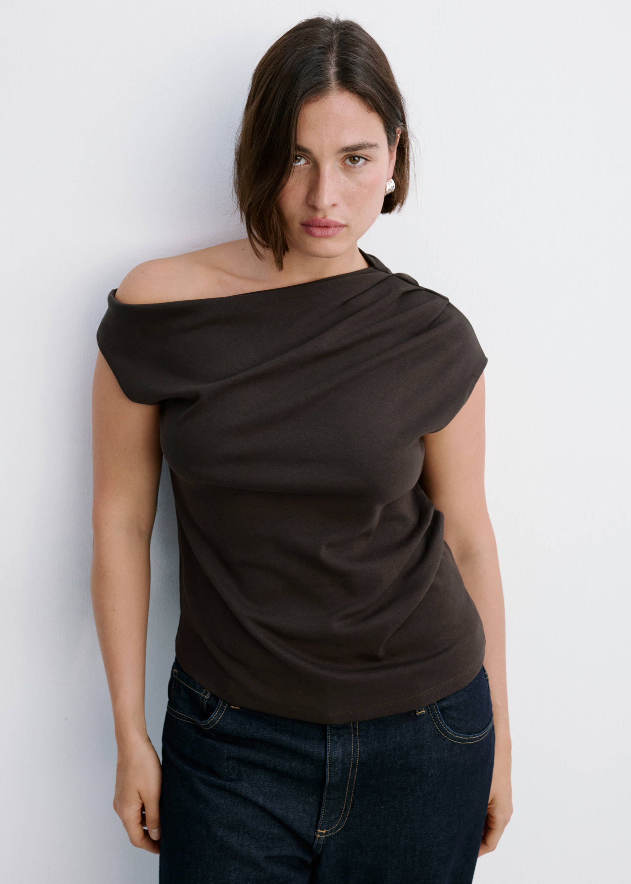 T-shirt asymétrique froncé - Détail de l'article 5