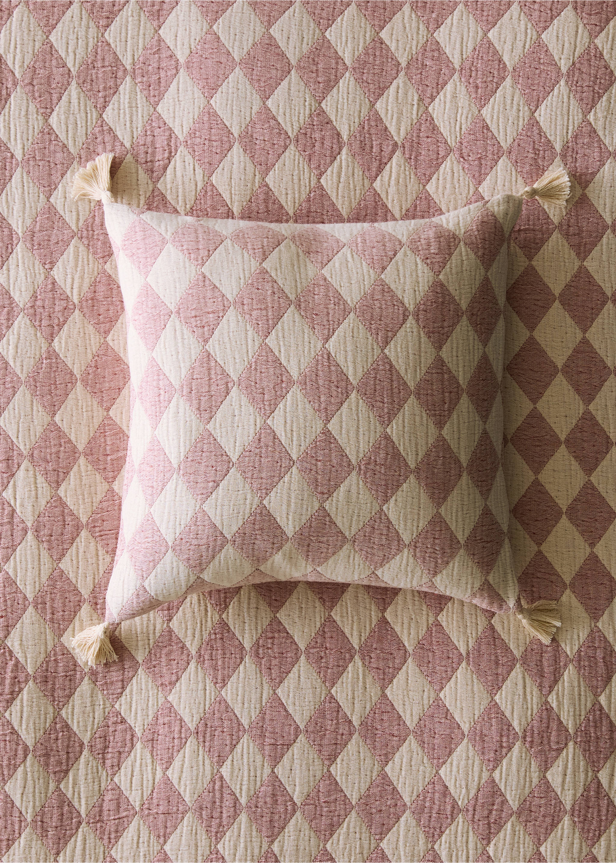 Bicolour diamond jacquard cushion cover 40x40cm - General plane, Coral Red. Ref: 37071486-00.