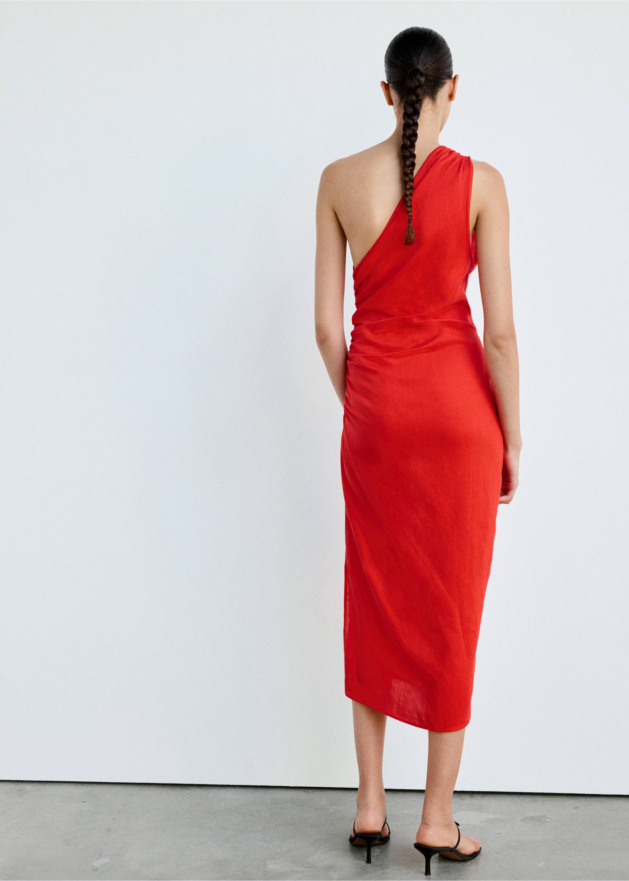 Asymmetrical pleated dress - Reverse of the article, Orange. Ref: 37071494-01.