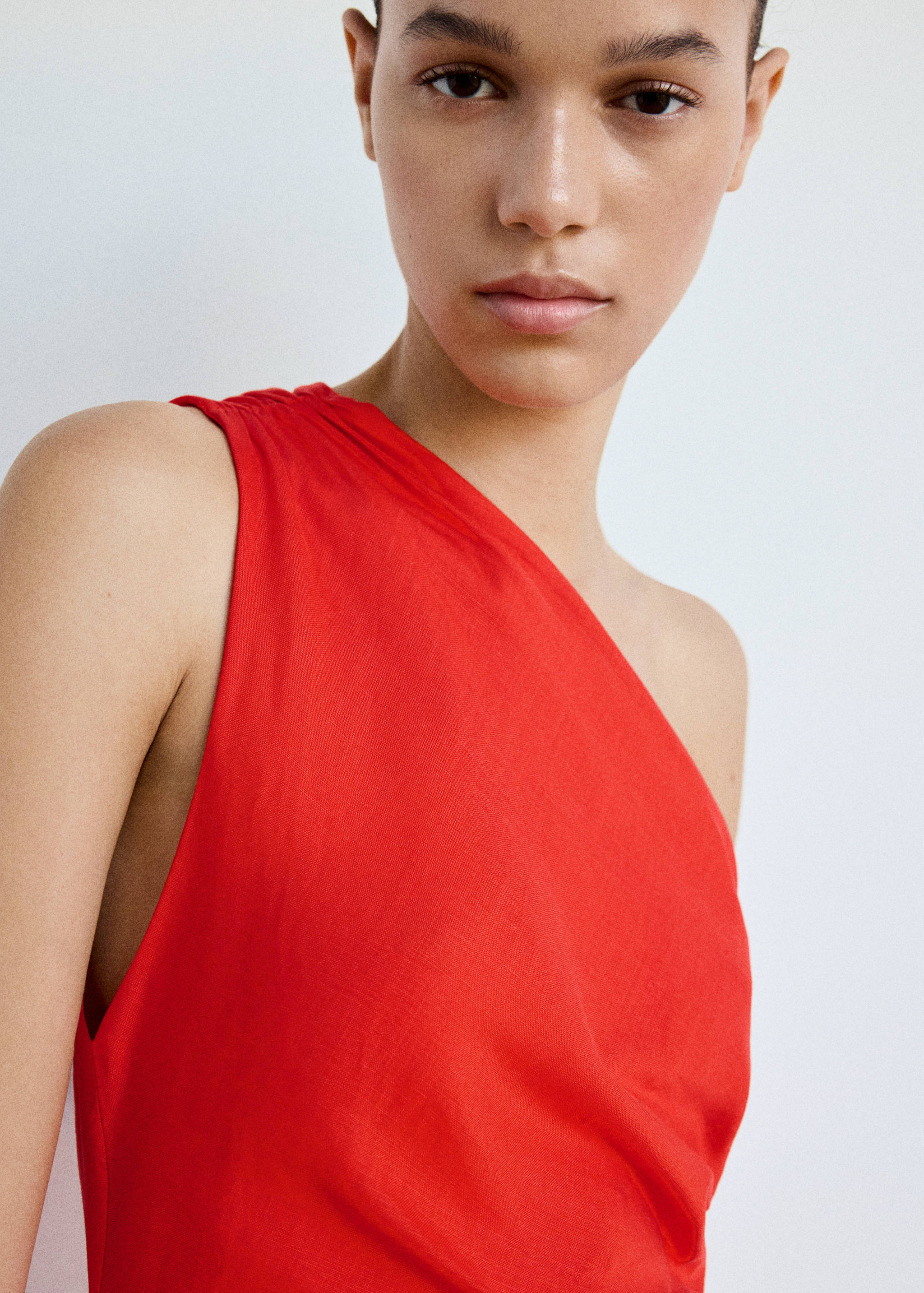 Asymmetrical pleated dress - Details of the article 1