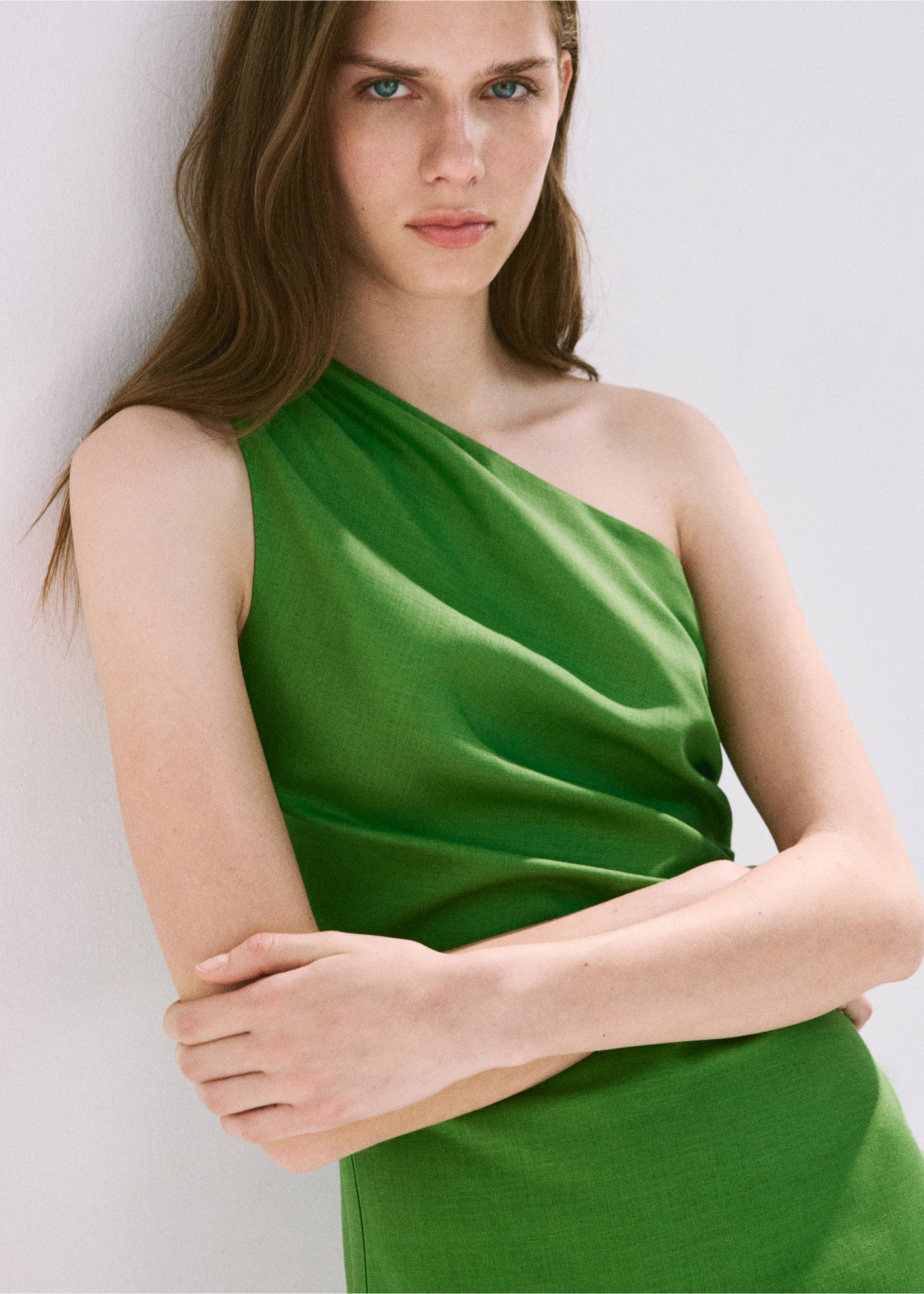 Robe asymétrique froncée - Détail de l'article 1, Vert. Ref: 37071494-00.