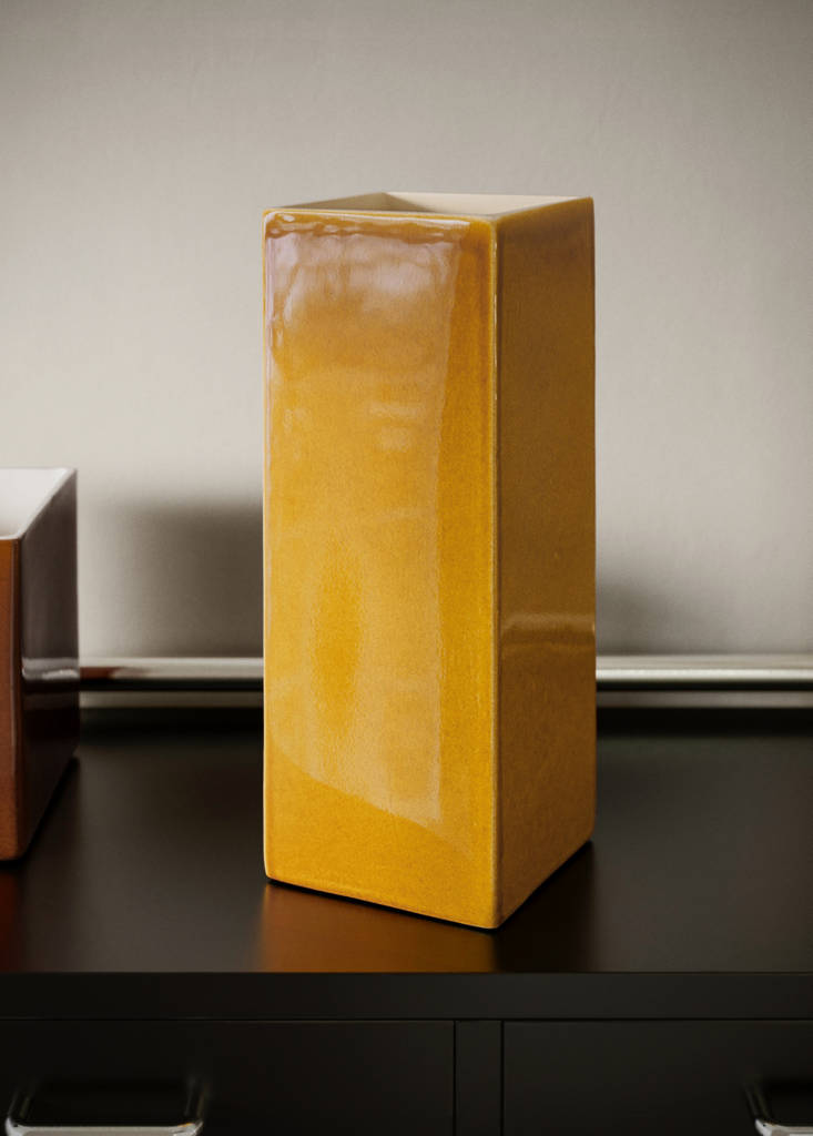 Small 100% ceramic vase — Ochre