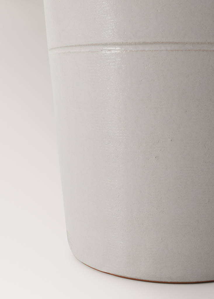 Terracotta medium wave-patterned planter — Light Heather Grey