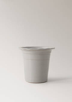 Terracotta medium wave-patterned planter — Light Heather Grey 5