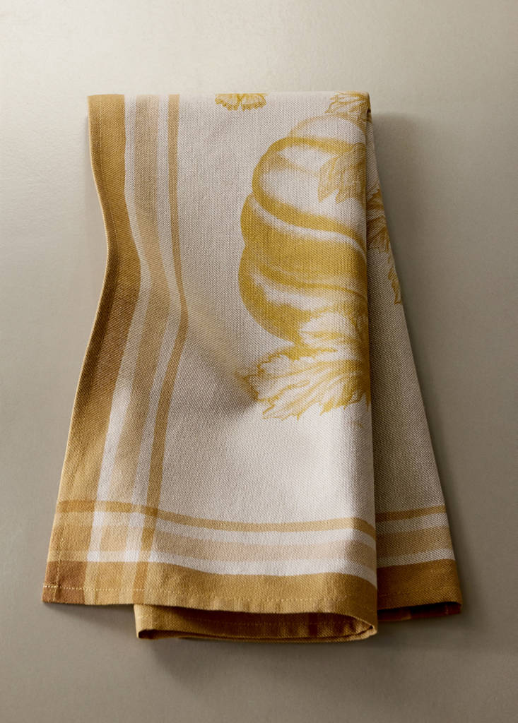 Pumpkin print cotton kitchen towel — Mustard
