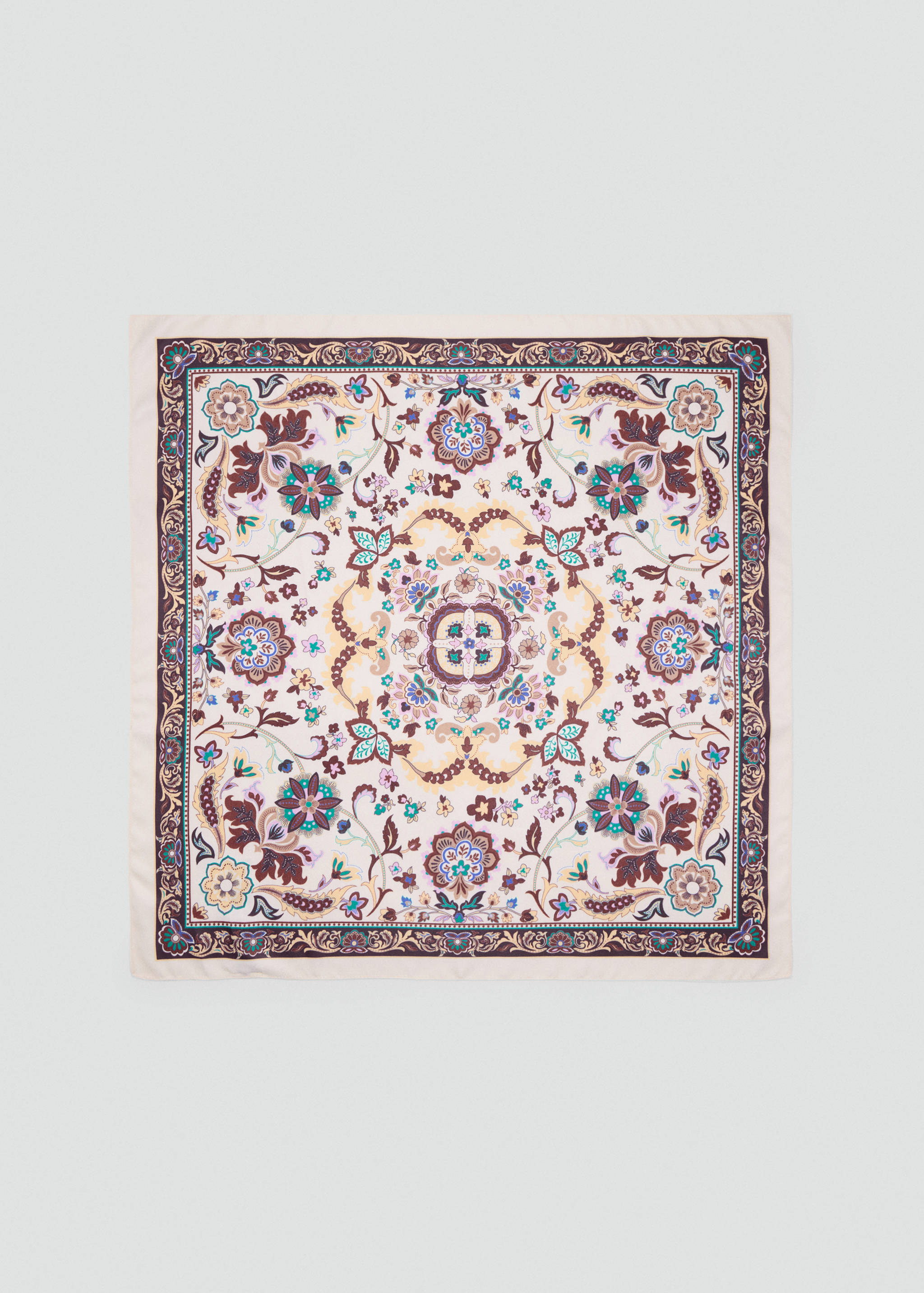 Foulard à fleurs - Article sans modèle